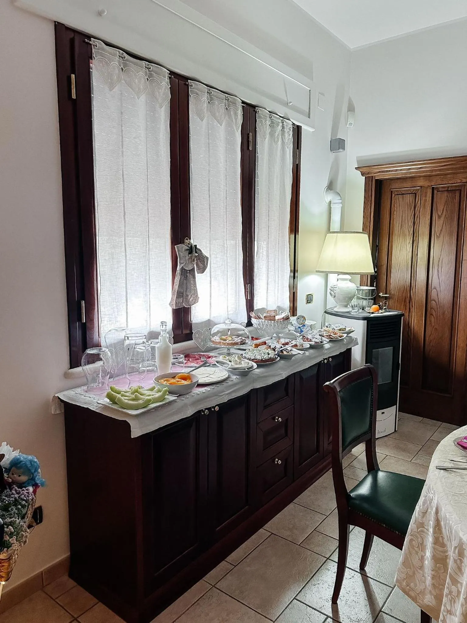 Communal lounge/ TV room in Villa Mariella