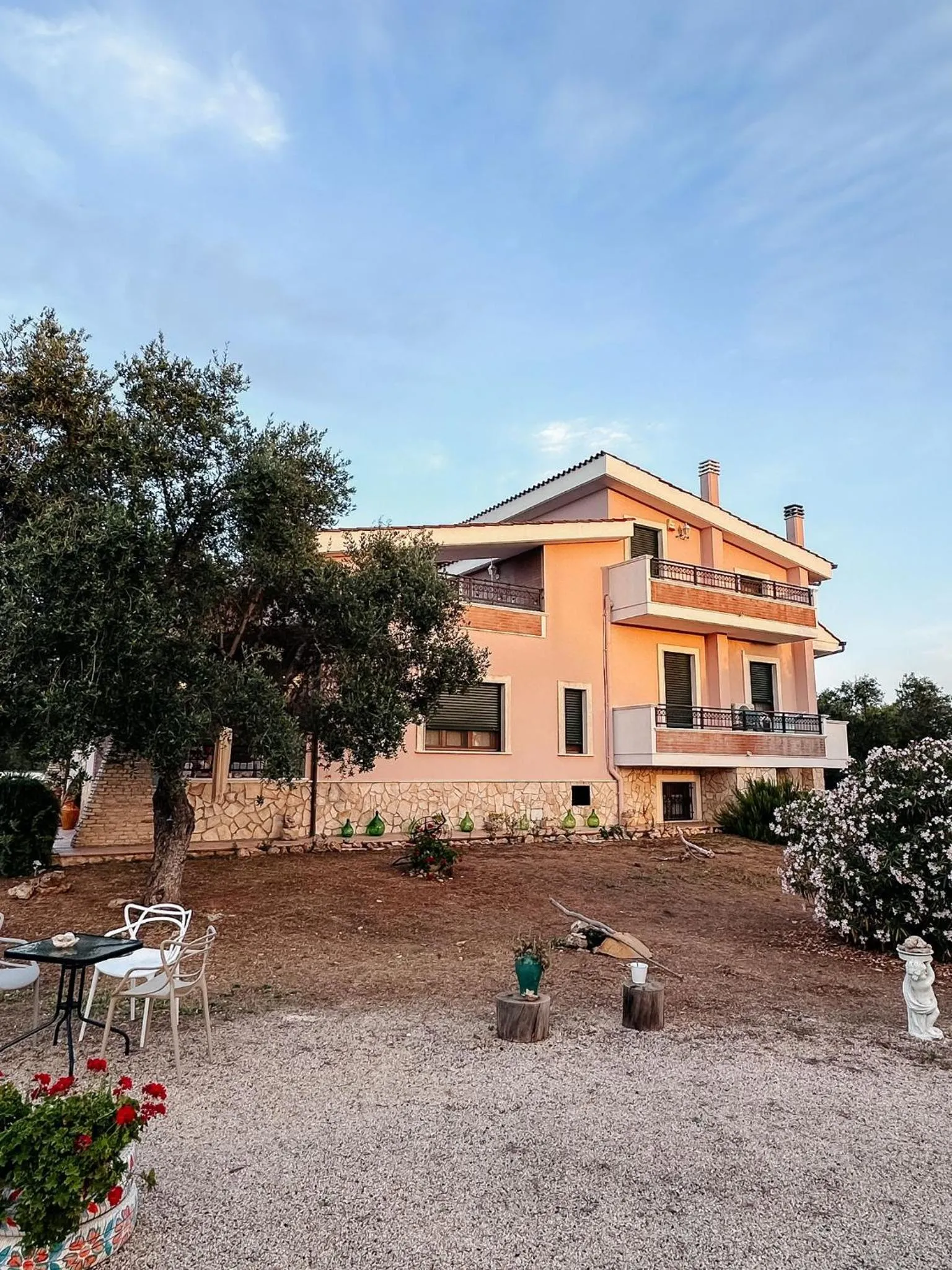 Property building in Villa Mariella