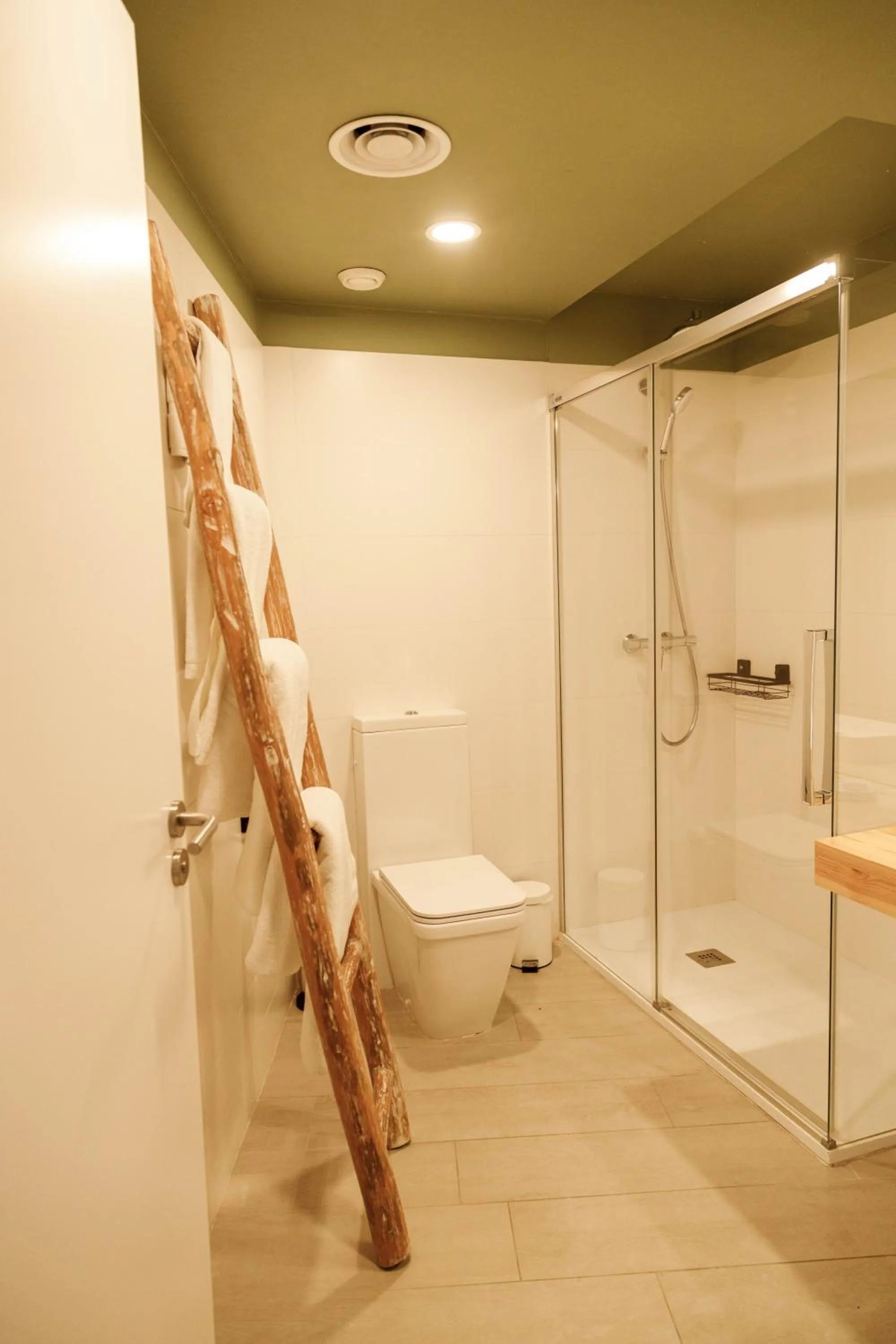 Bathroom in La Comuna by Bon Dia Residences