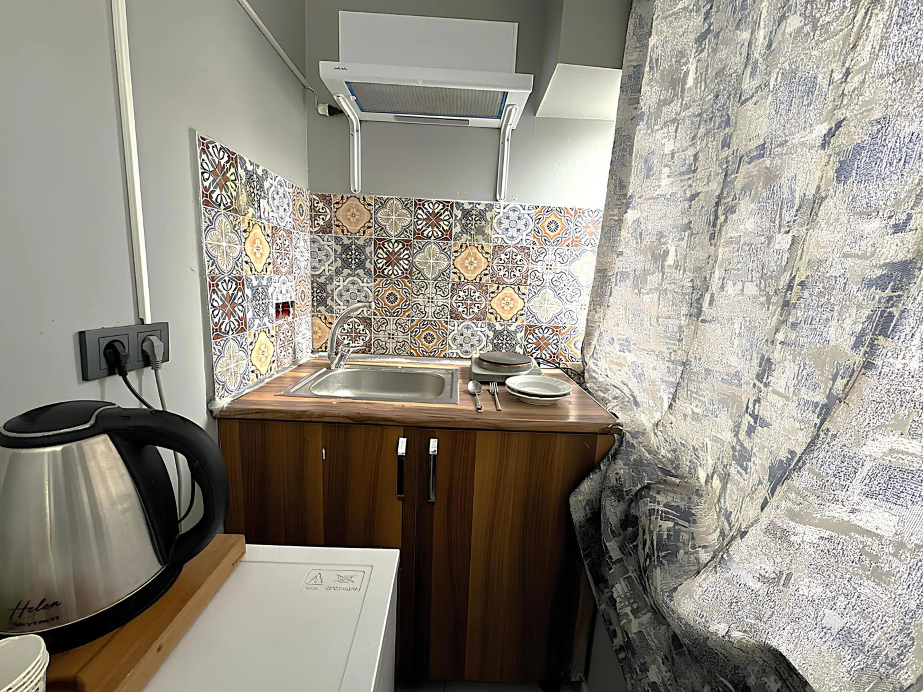 Coffee/tea facilities in Grand Lara Hotel & Apartments