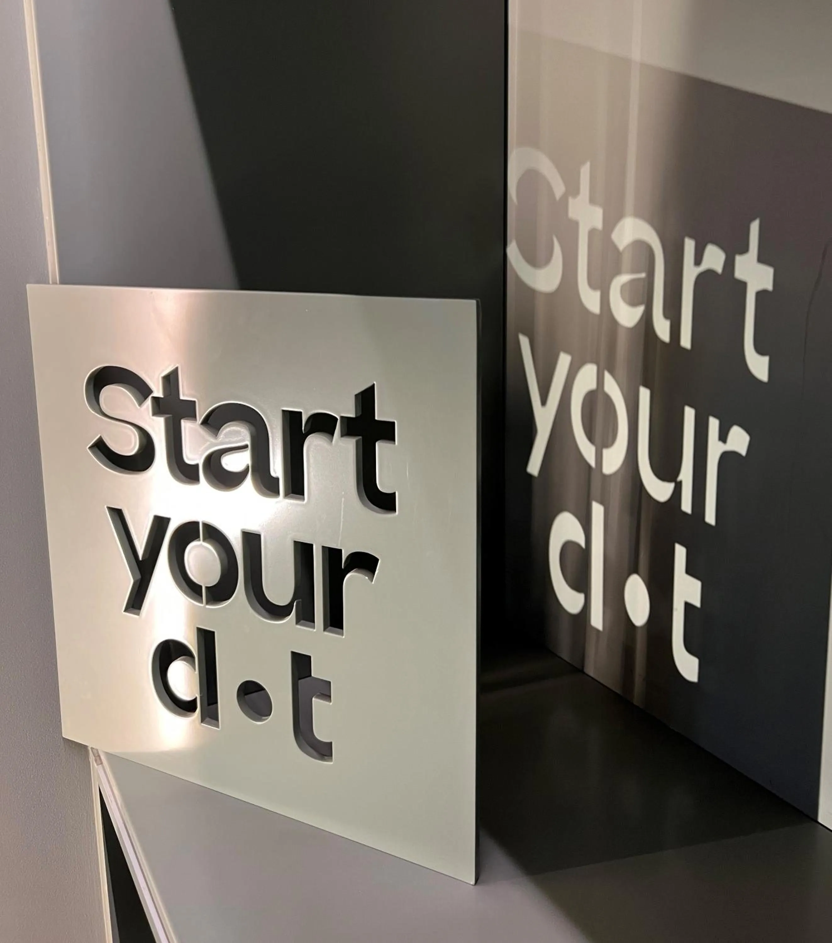 Property logo or sign in Chic & Basic dot