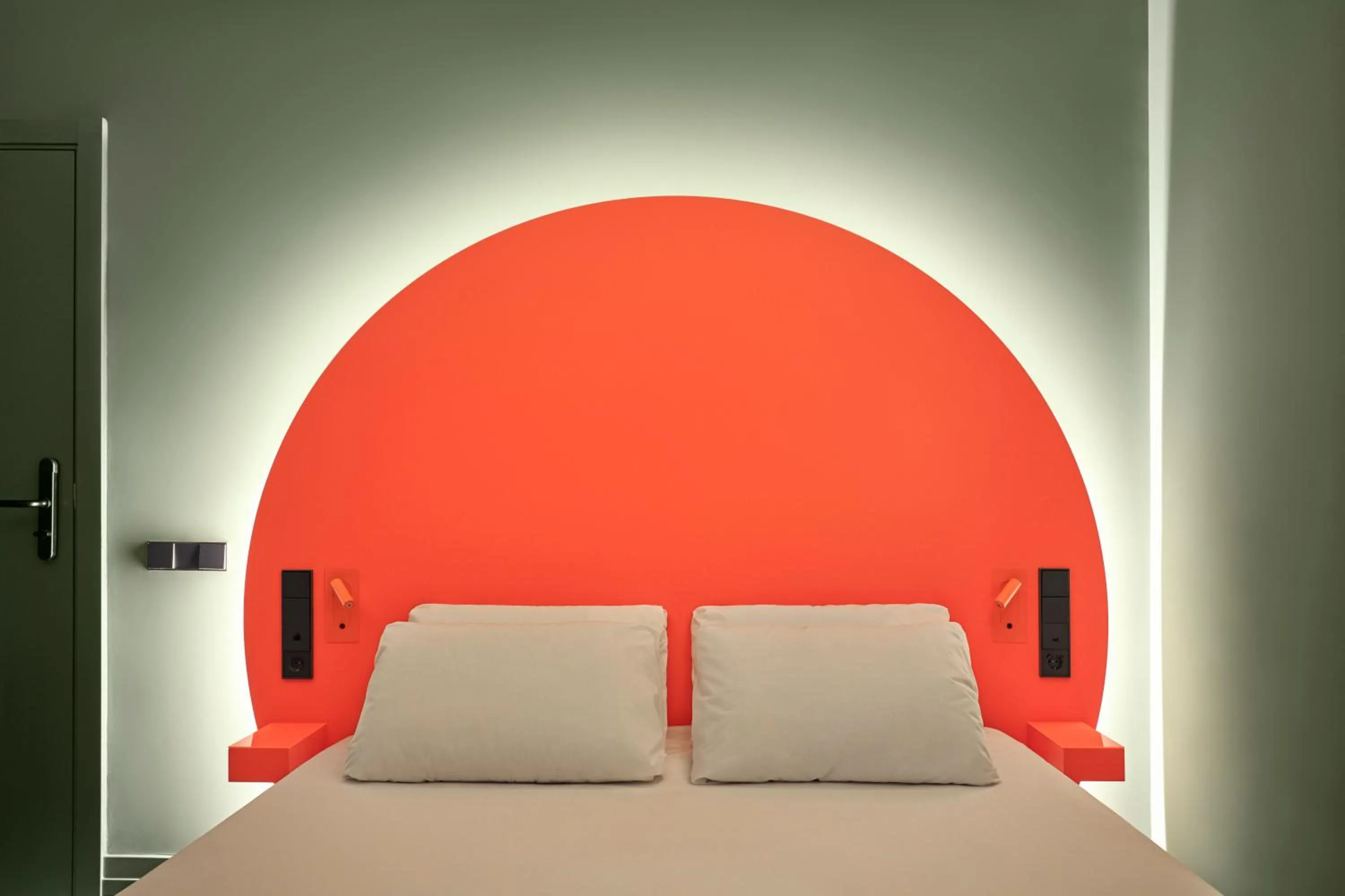 Bed in Chic & Basic dot