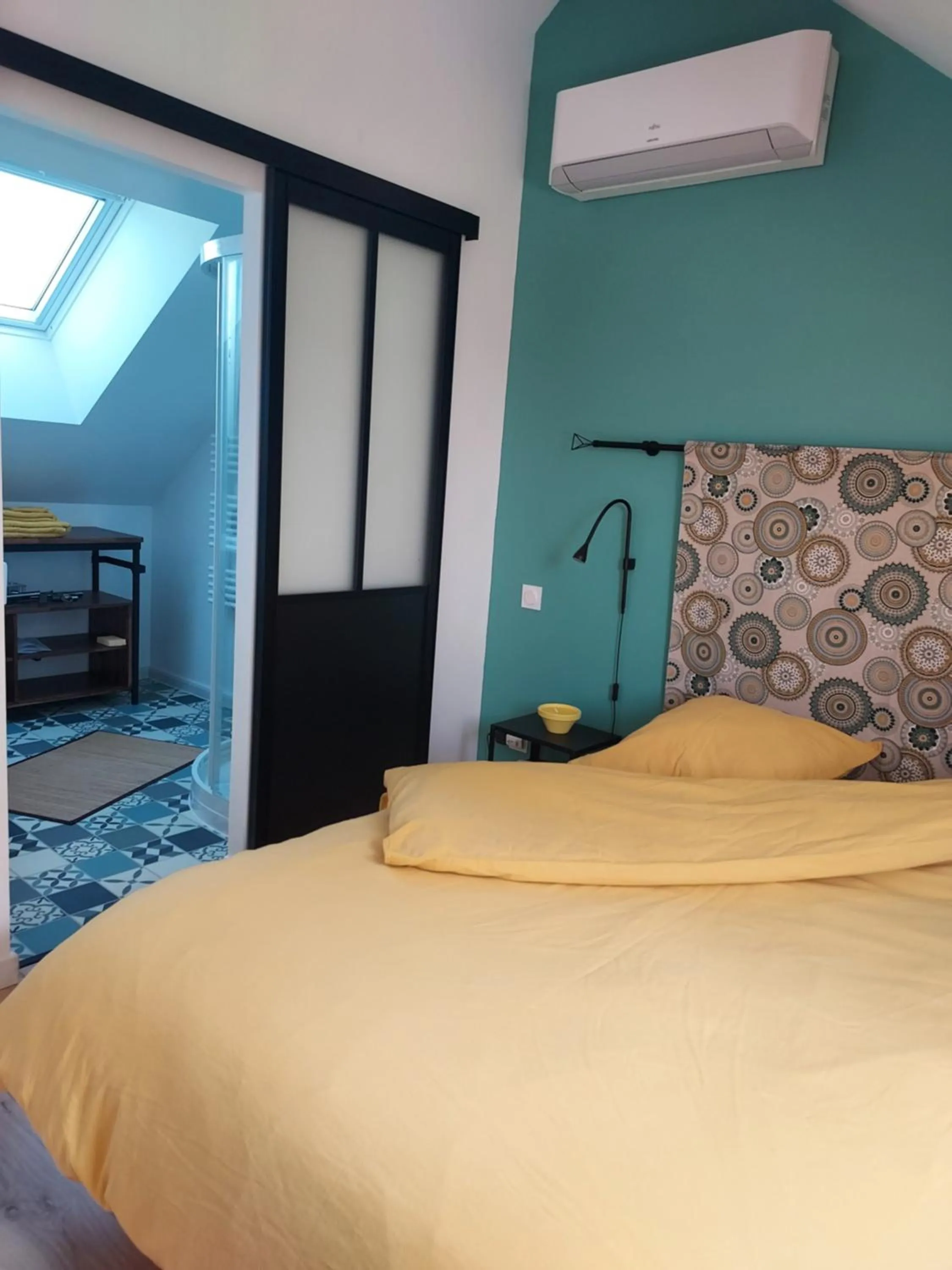 Property building in En pleine campagne, proche du Mans - chambre d'hôtes