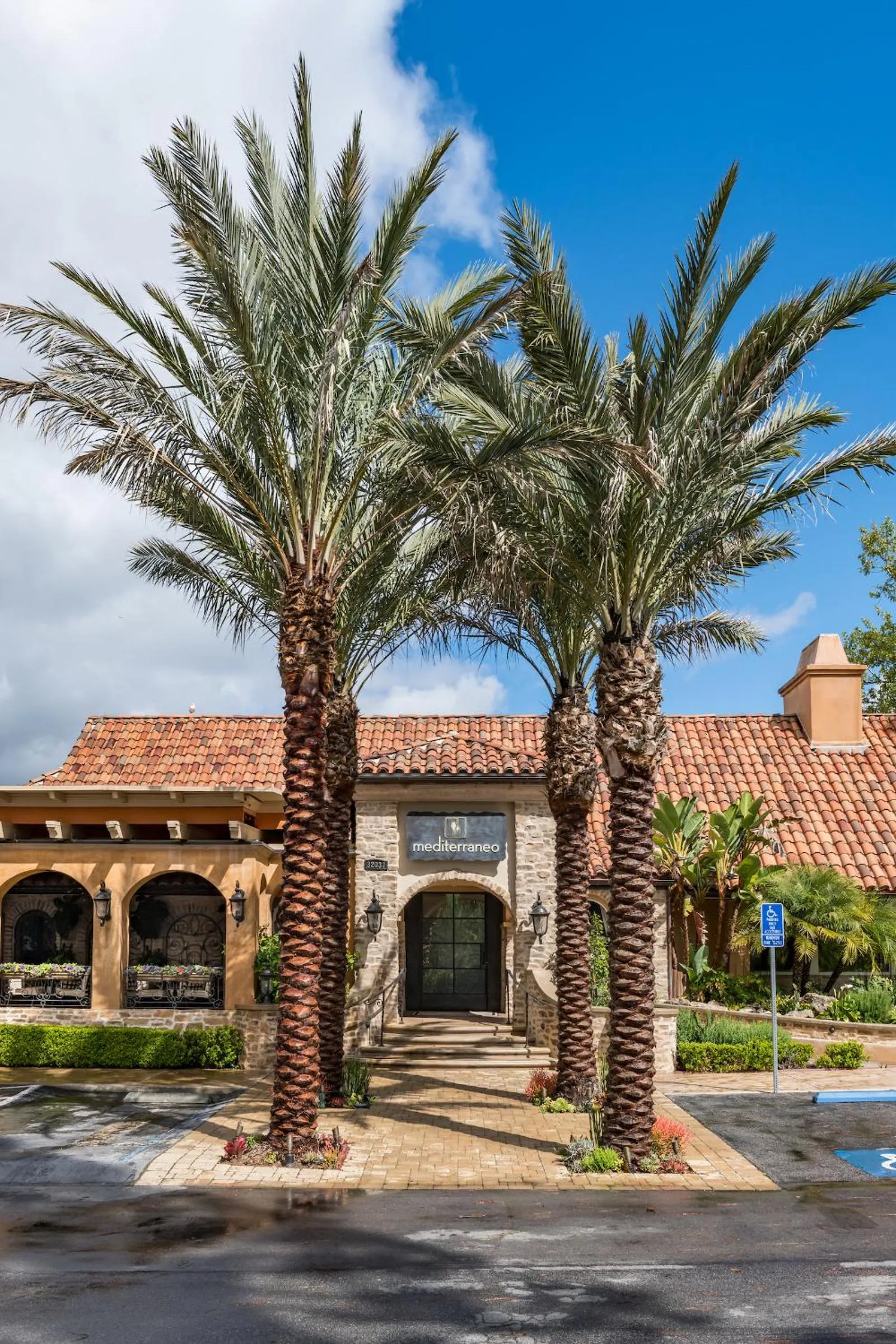 Restaurant/places to eat in Westlake Village Inn