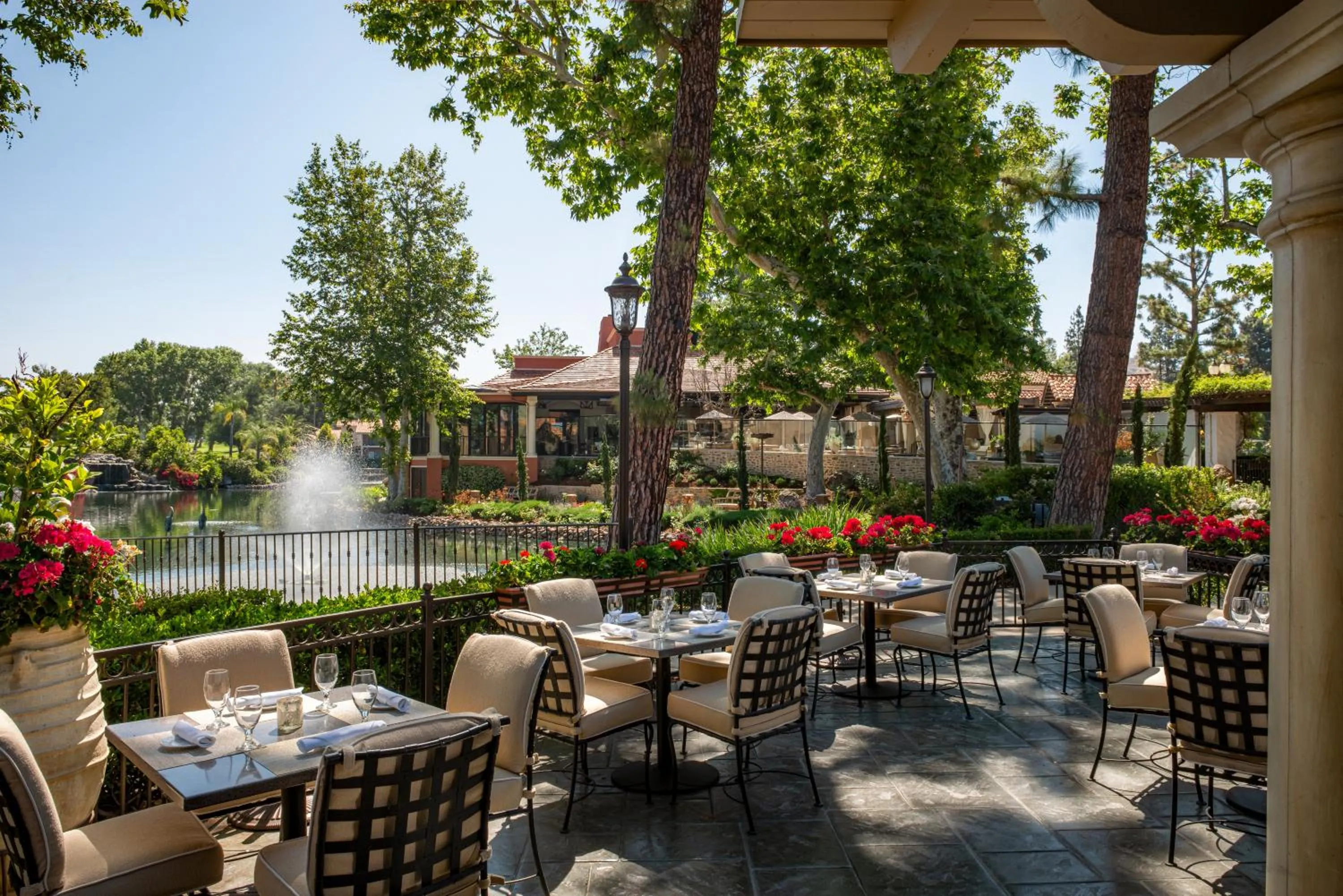 Restaurant/places to eat in Westlake Village Inn