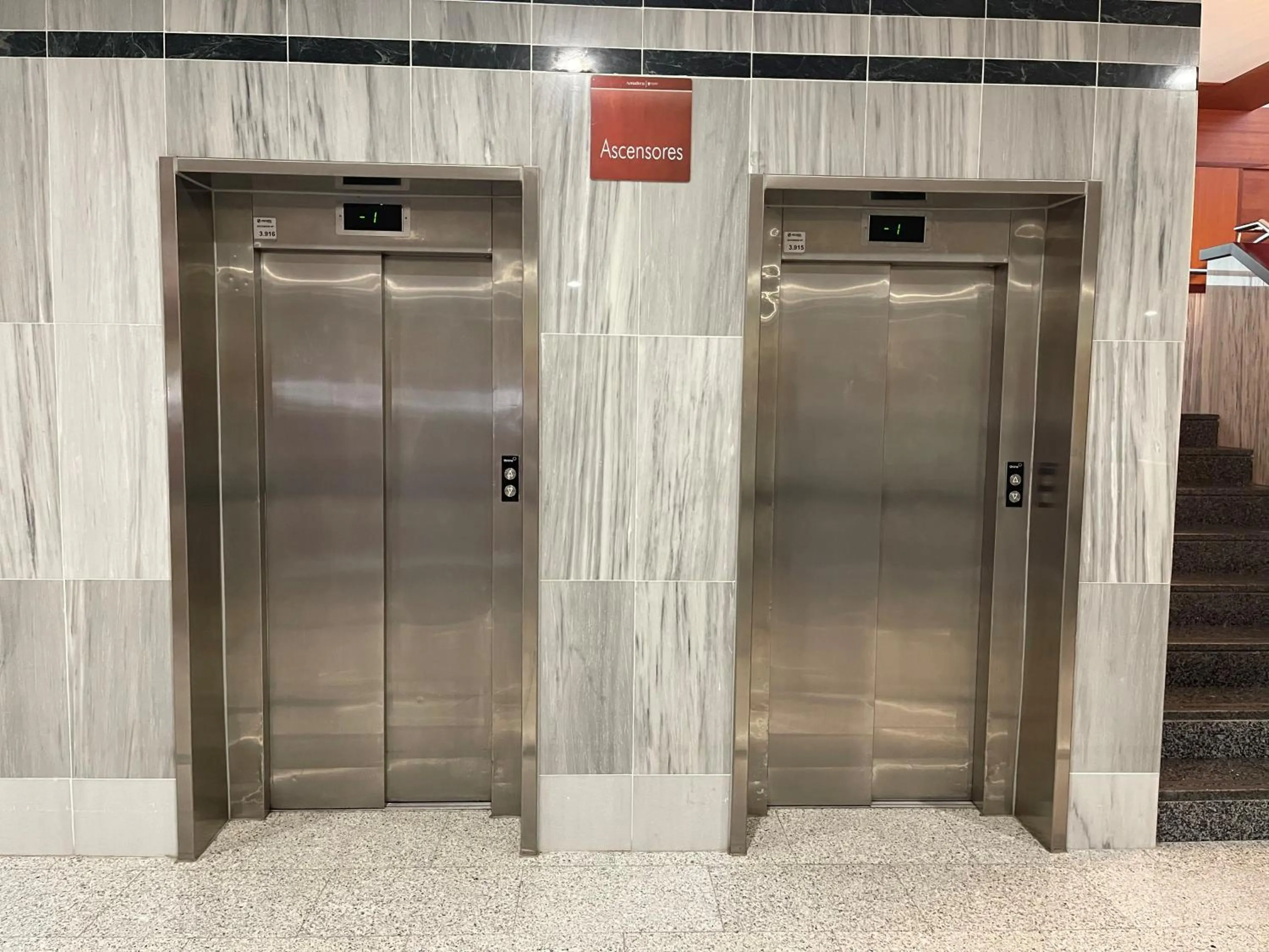 elevator in Hotel Amaltea by Executive Sport