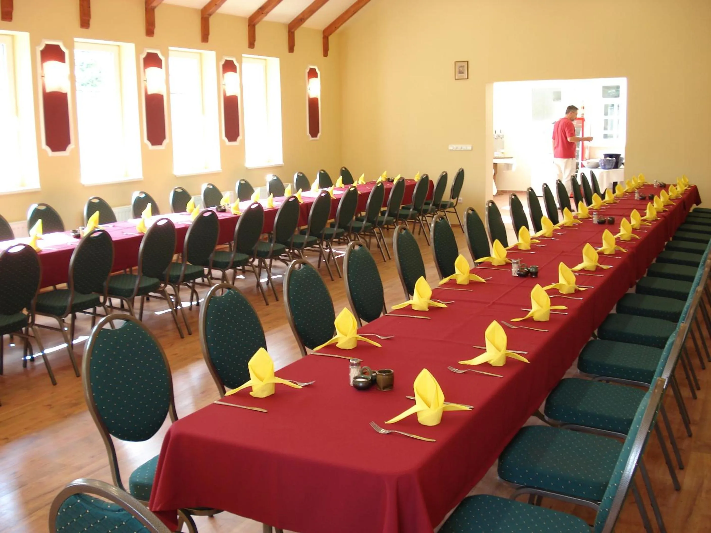 Restaurant/places to eat in Bacchus Panzió