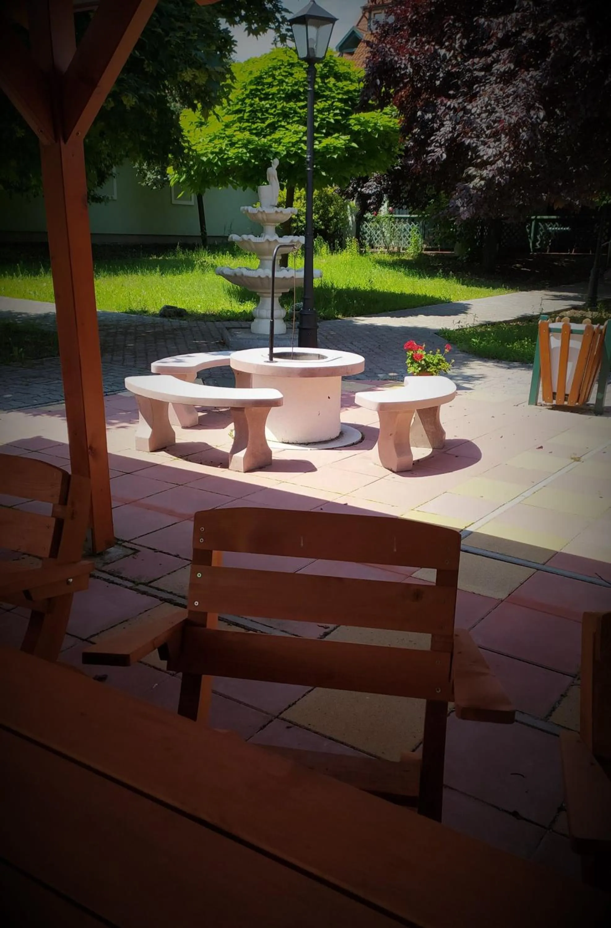 Garden in Bacchus Panzió