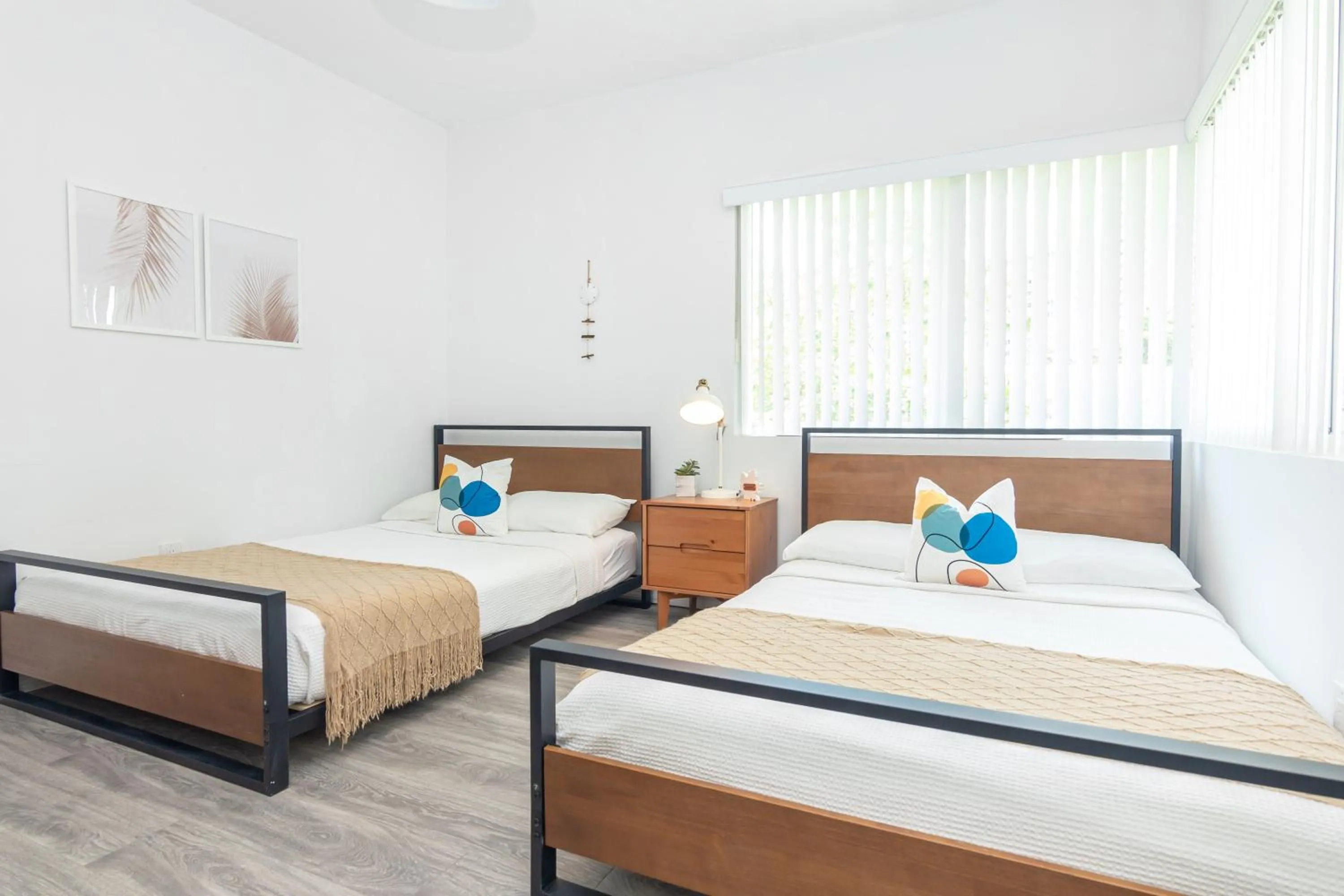 Bedroom, Bed in West Deco