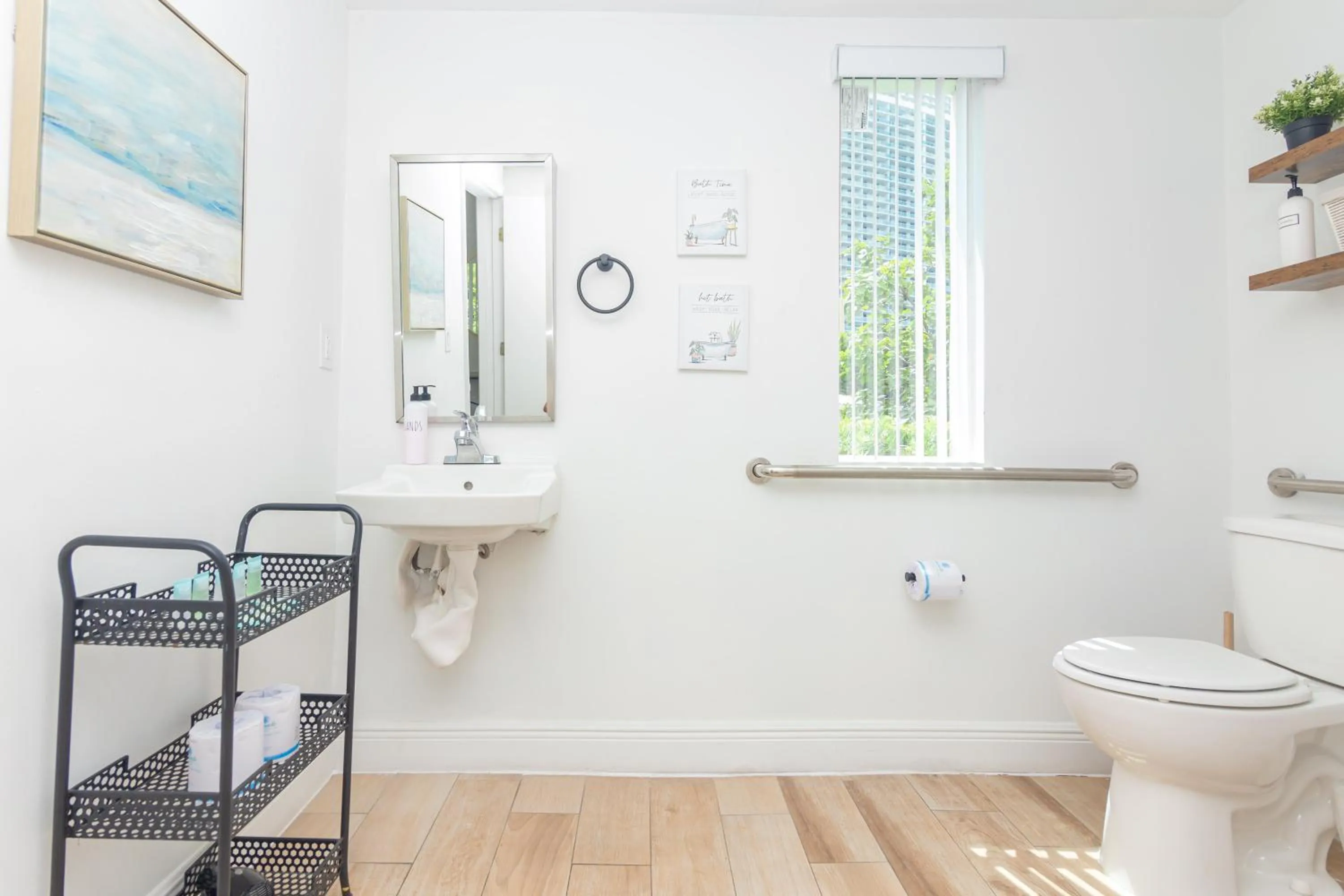 Bathroom in West Deco