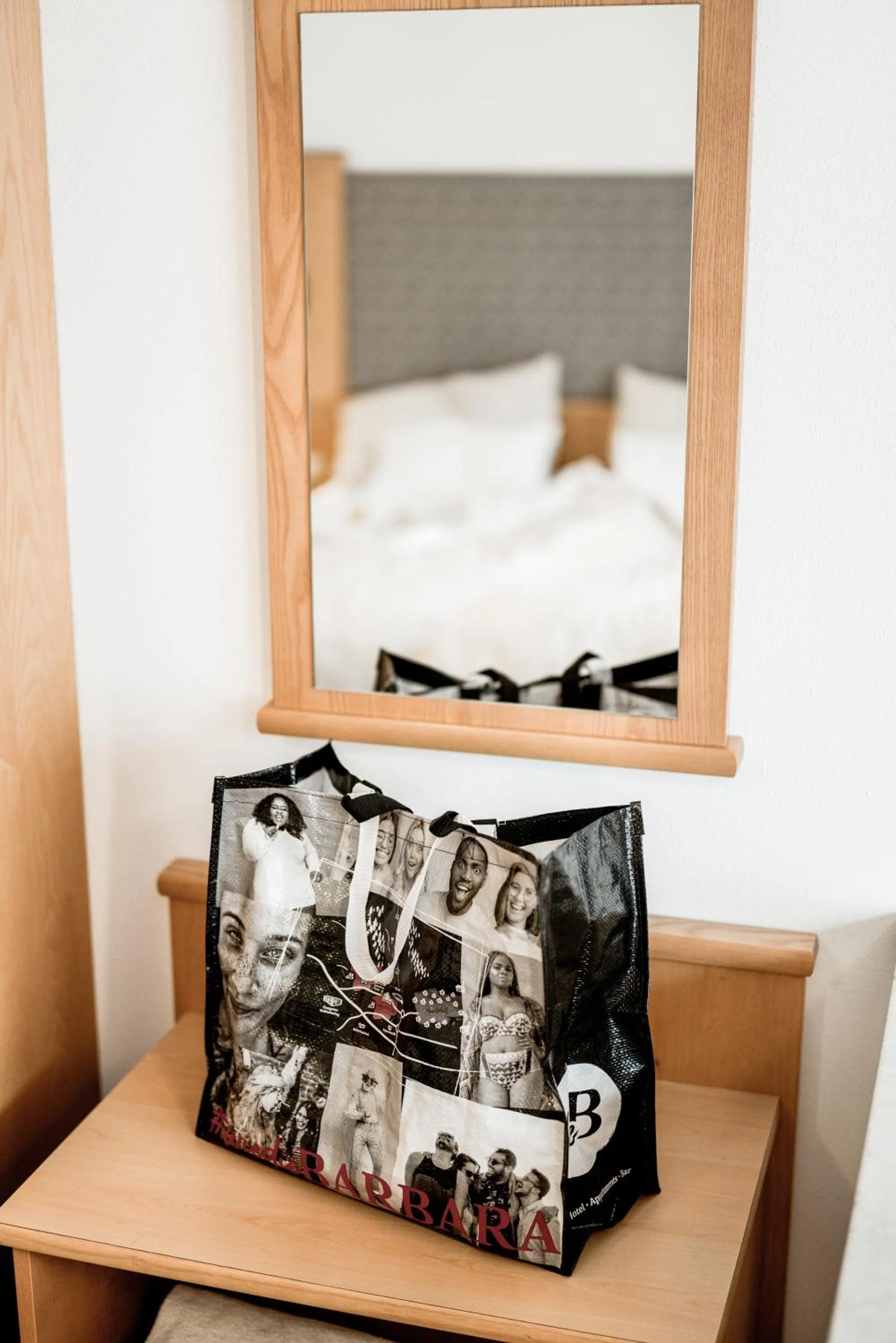 Property logo or sign, Bed in B&B Hotel Die Barbara