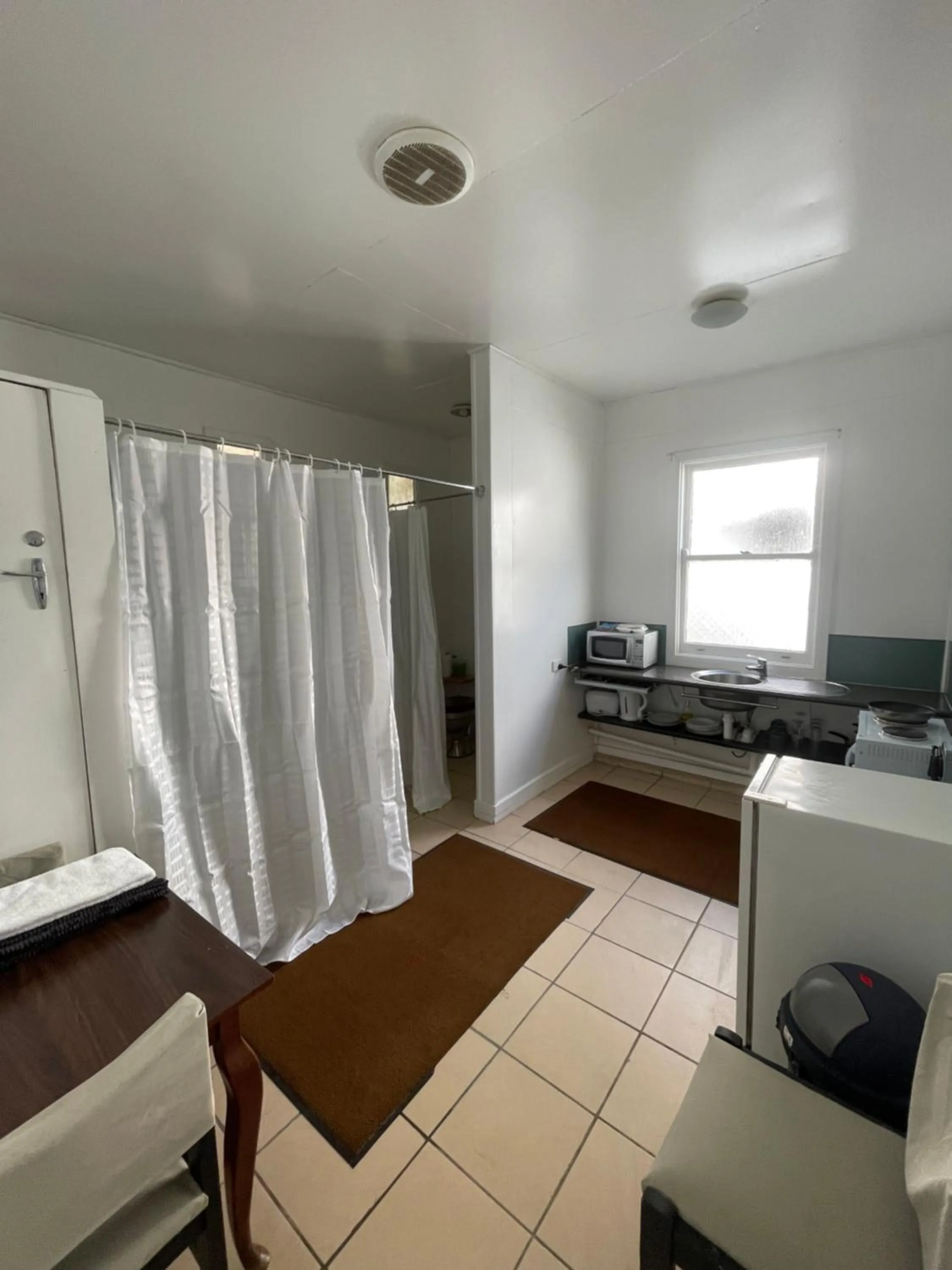 Bed in Mountain View Motel