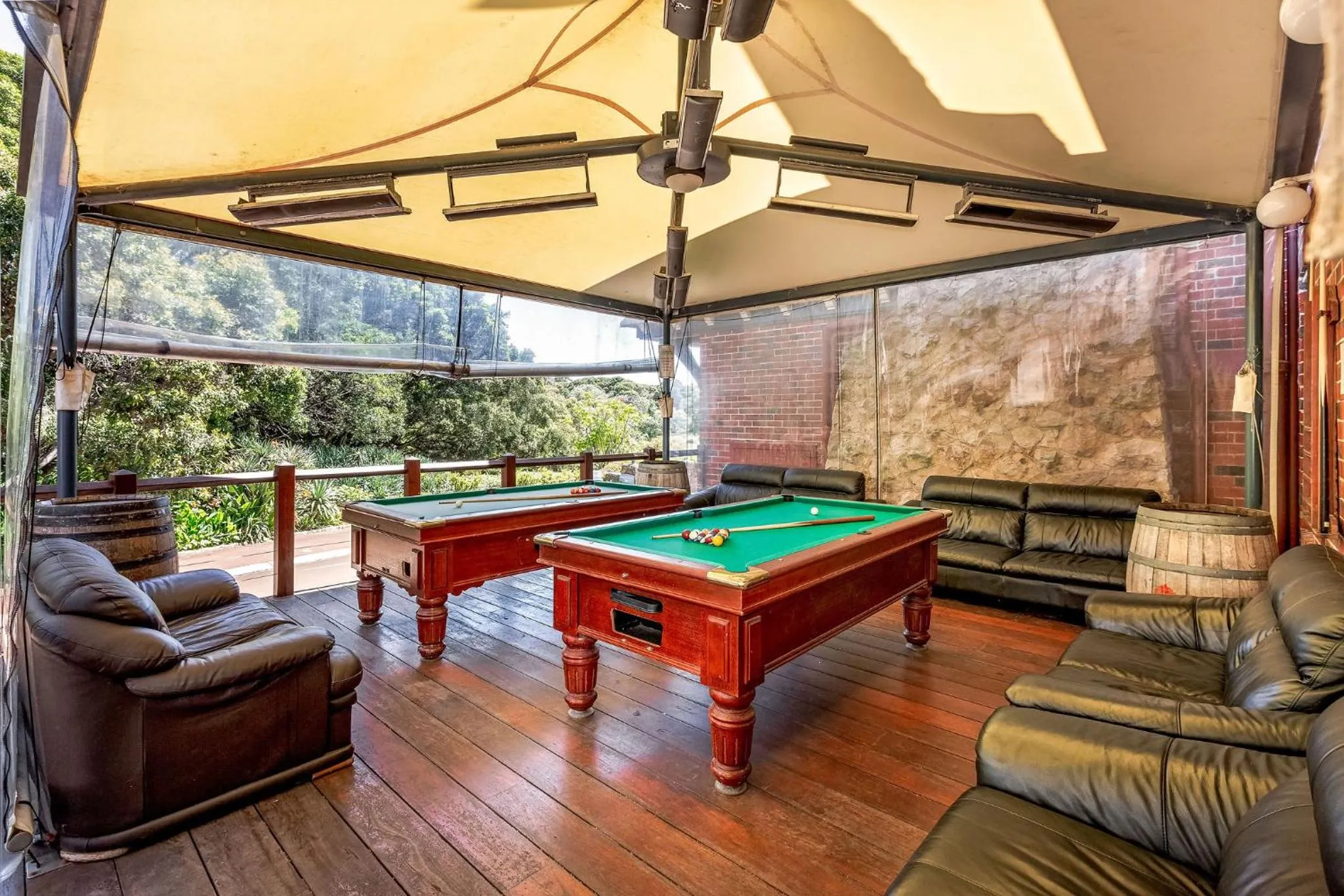 Lounge or bar in Caves House Hotel & Apartments Yallingup