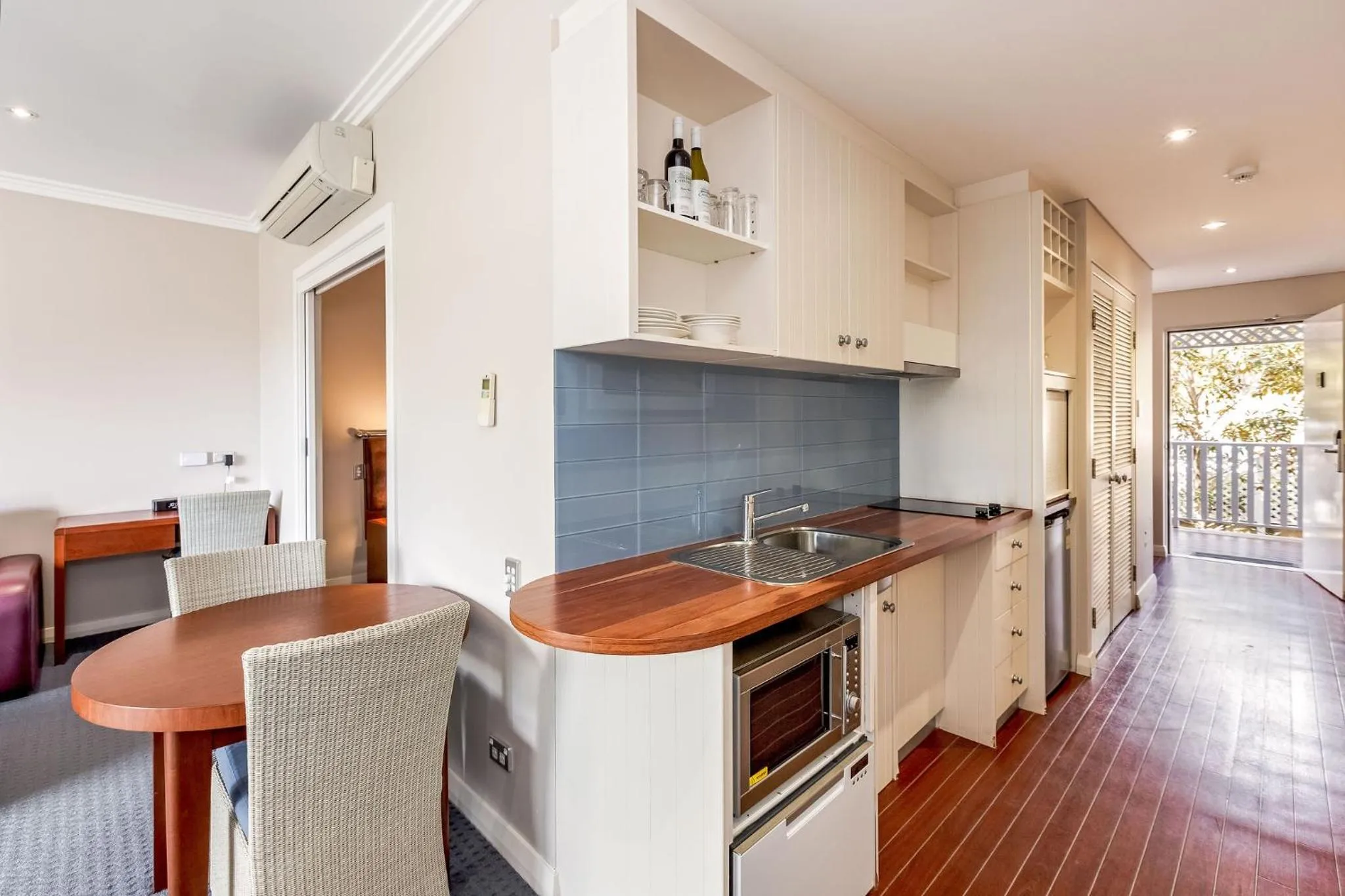 Kitchen or kitchenette in Caves House Hotel & Apartments Yallingup