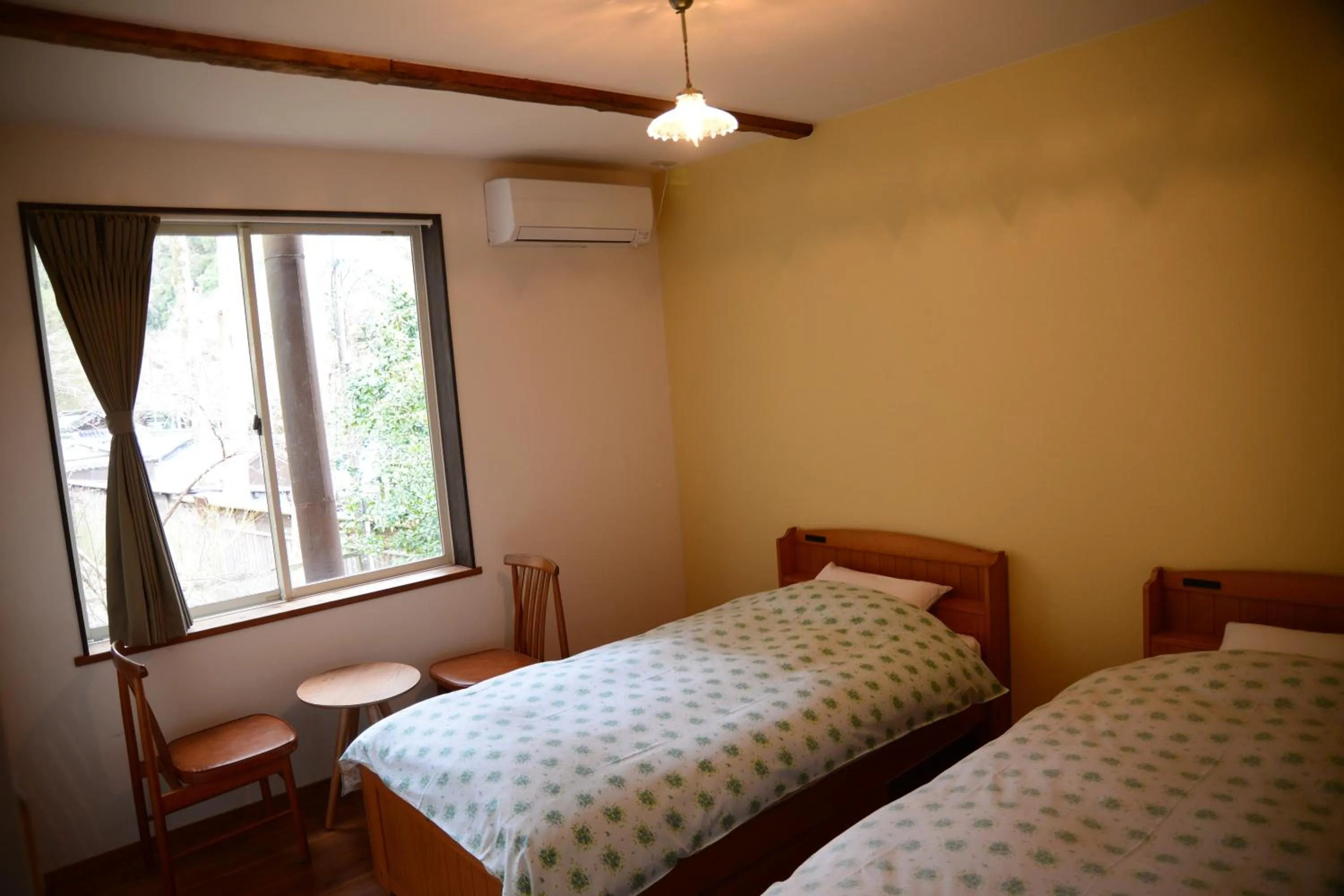 Bed in The Deer Park Inn