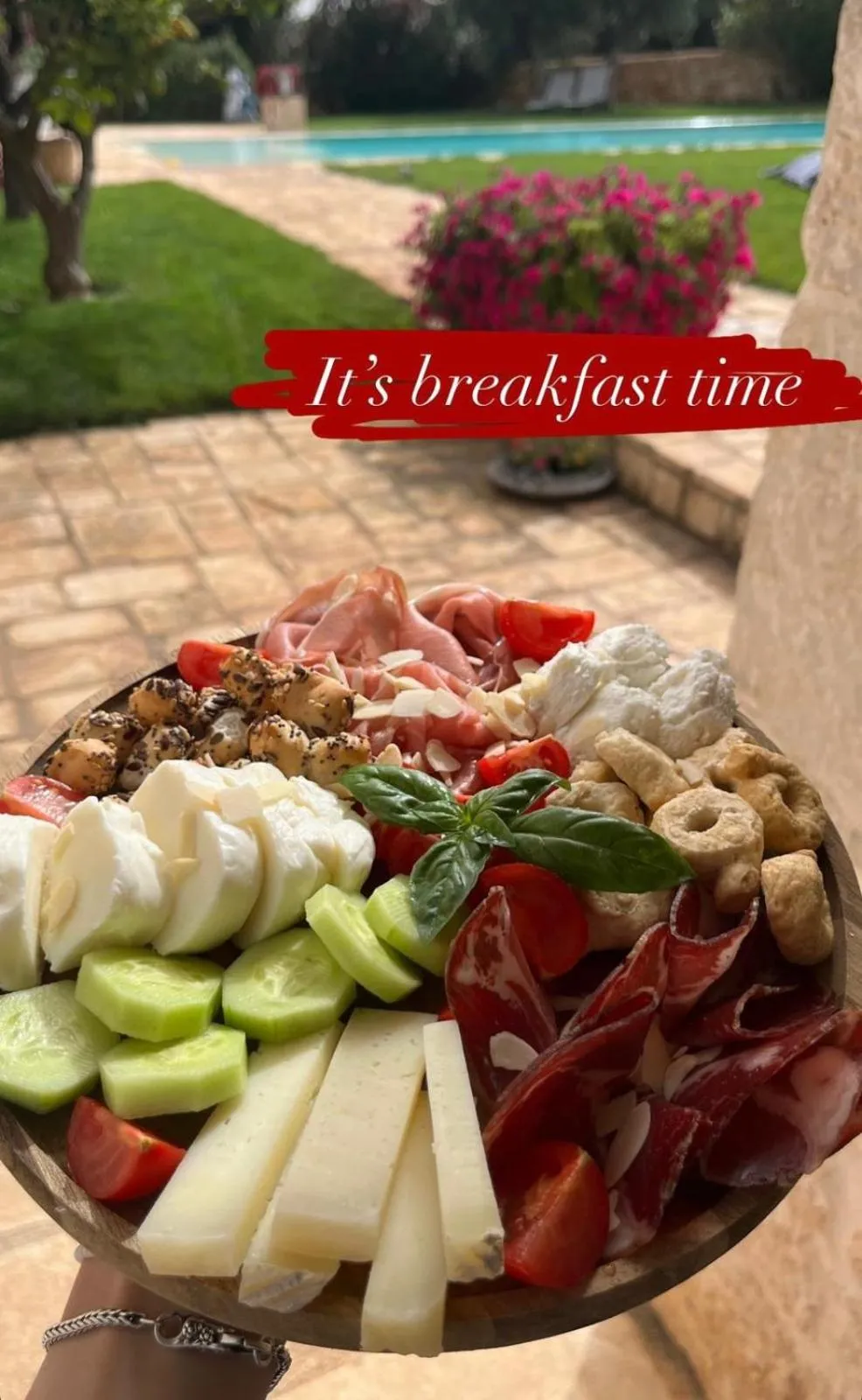 Breakfast in Augusta Trulli Resort B&B