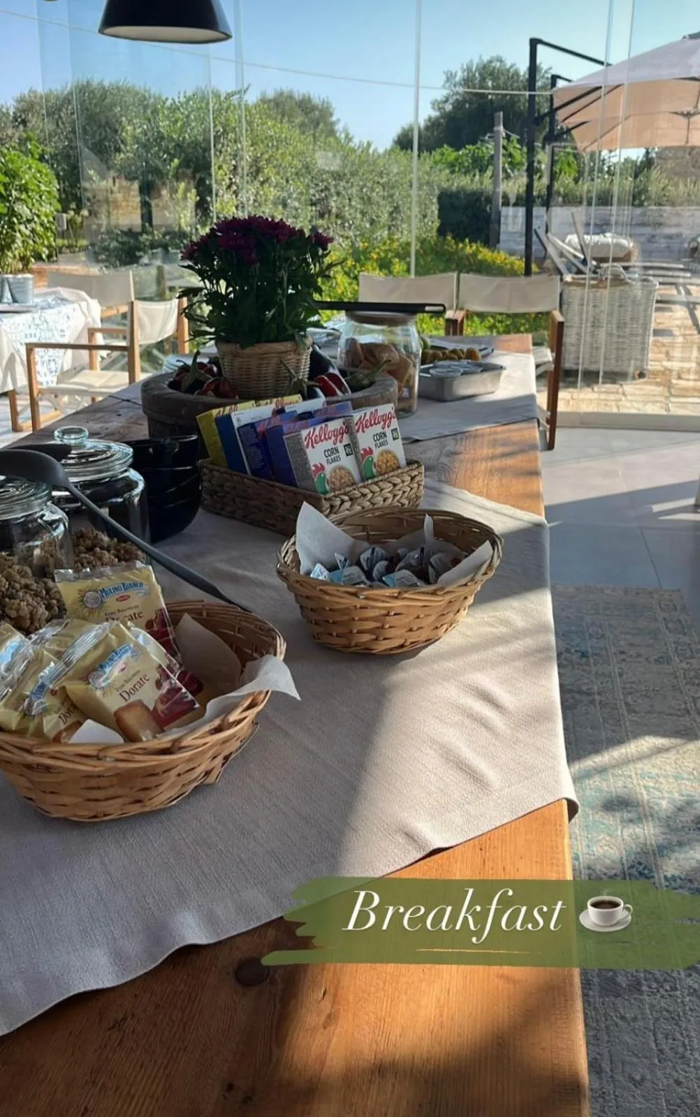 Breakfast in Augusta Trulli Resort B&B