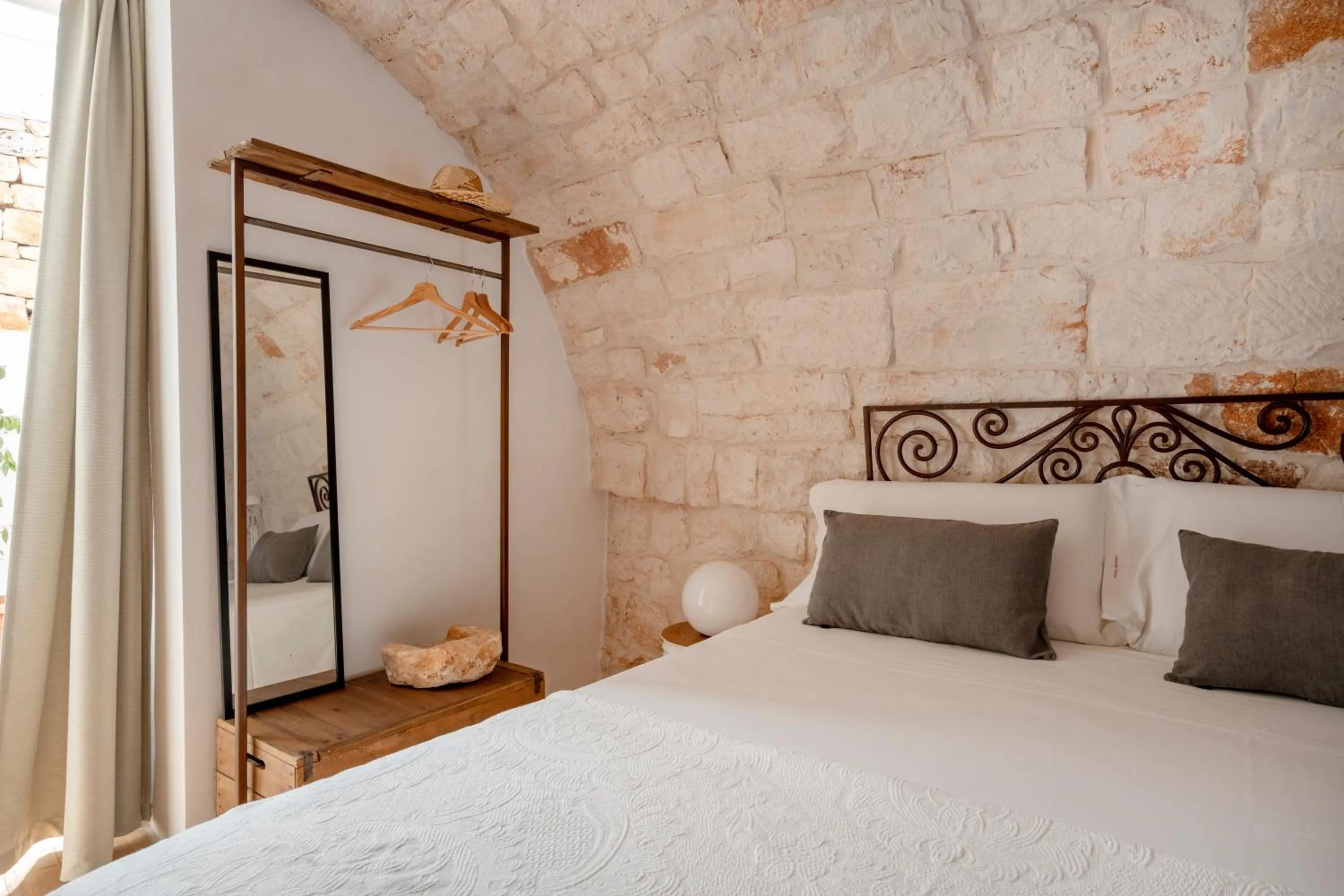 Bed in Augusta Trulli Resort B&B