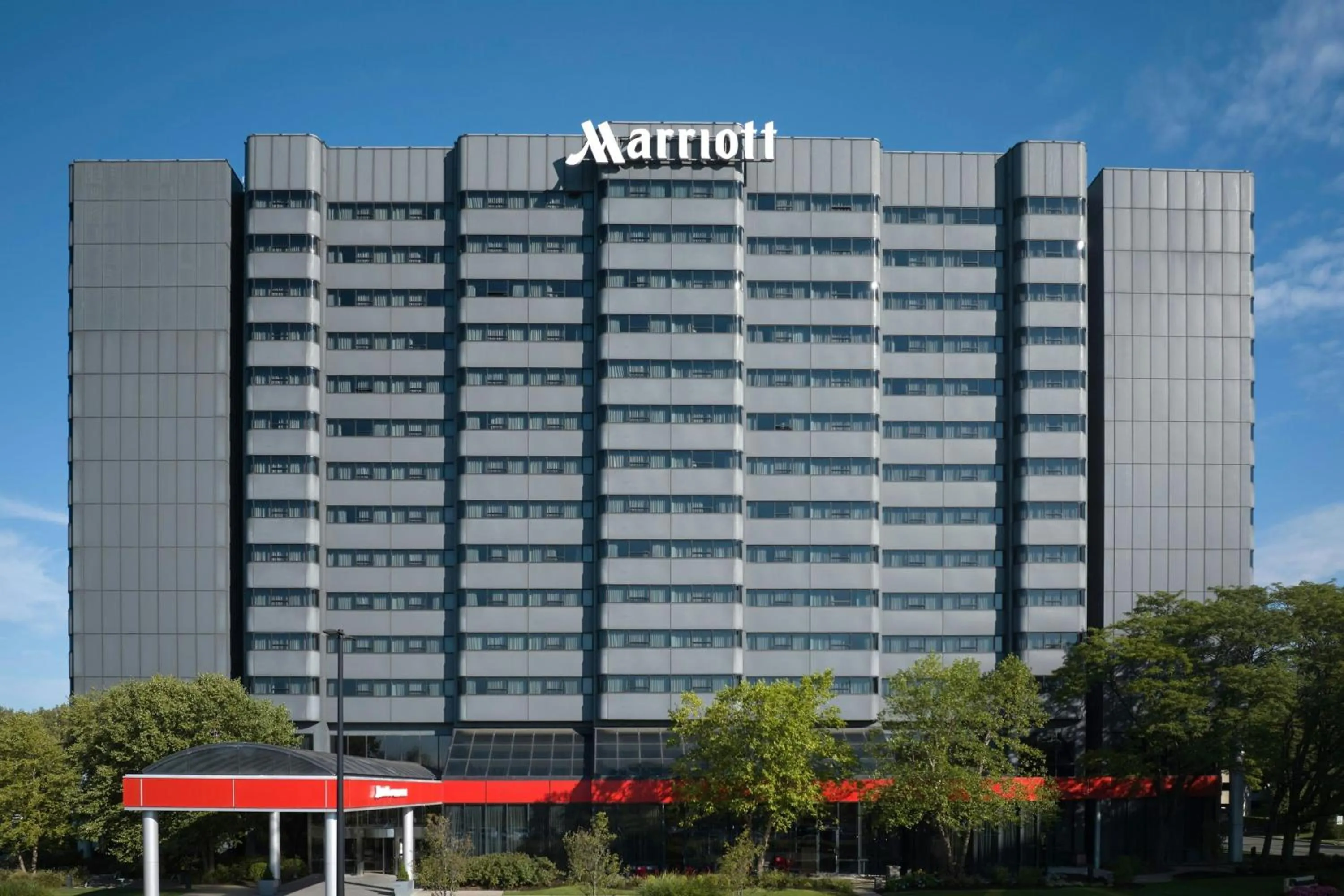 Property building in Teaneck Marriott at Glenpointe