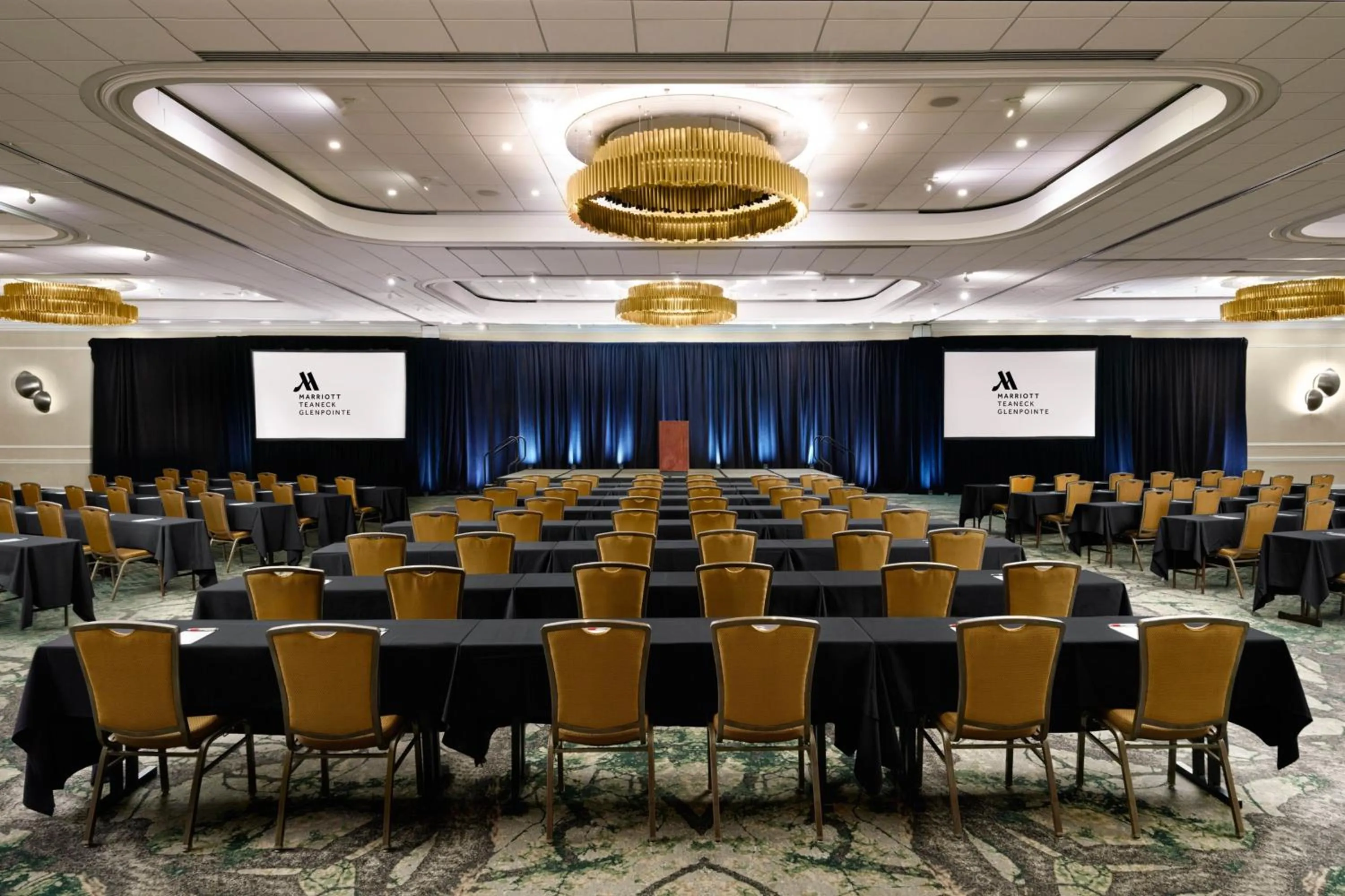 Meeting/conference room in Teaneck Marriott at Glenpointe