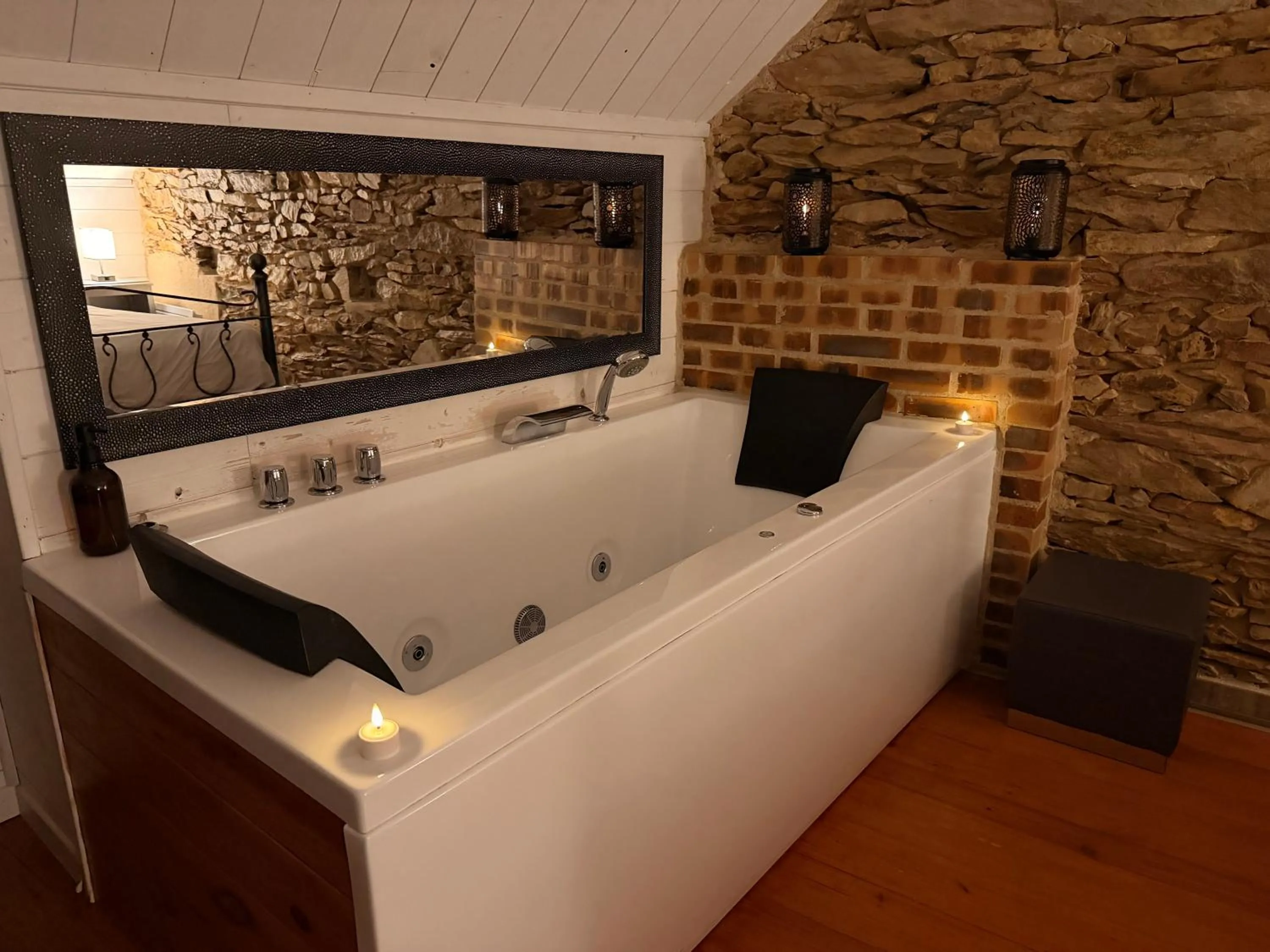 Bath in Les gîtes du petit Marcel