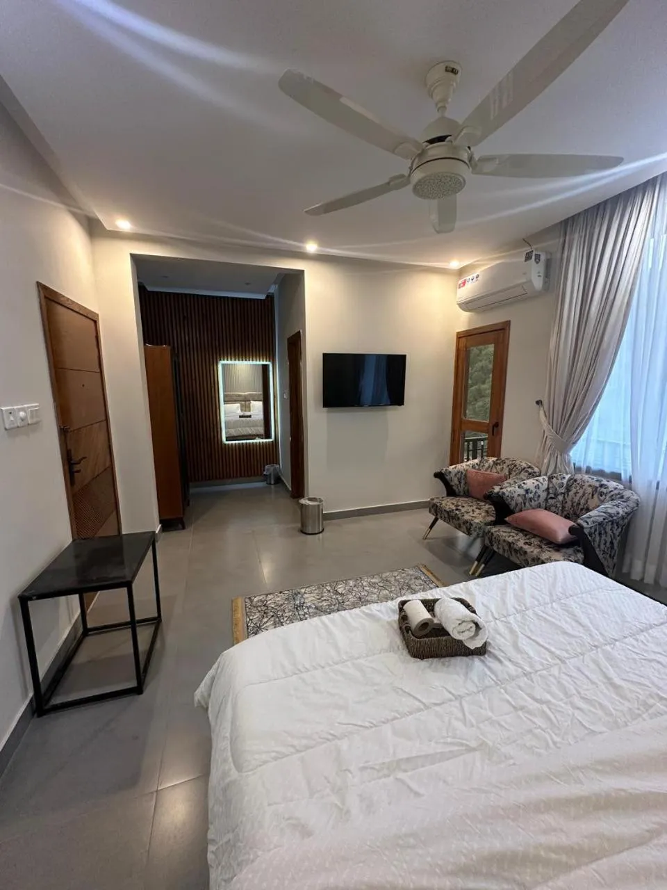 Bed in Hotel La Orilla Muzaffarabad