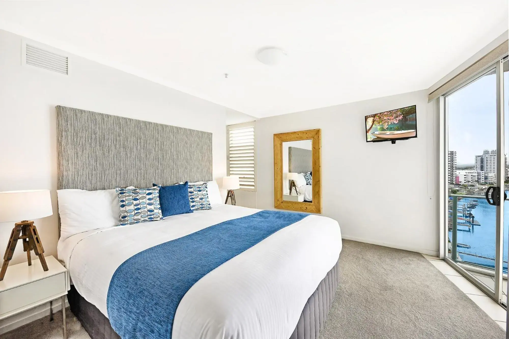 Three-Bedroom Premium Apartment with Water Views in The Duporth Riverside Three-Bedroom Premium Apartment with Water Views in The Duporth Riverside