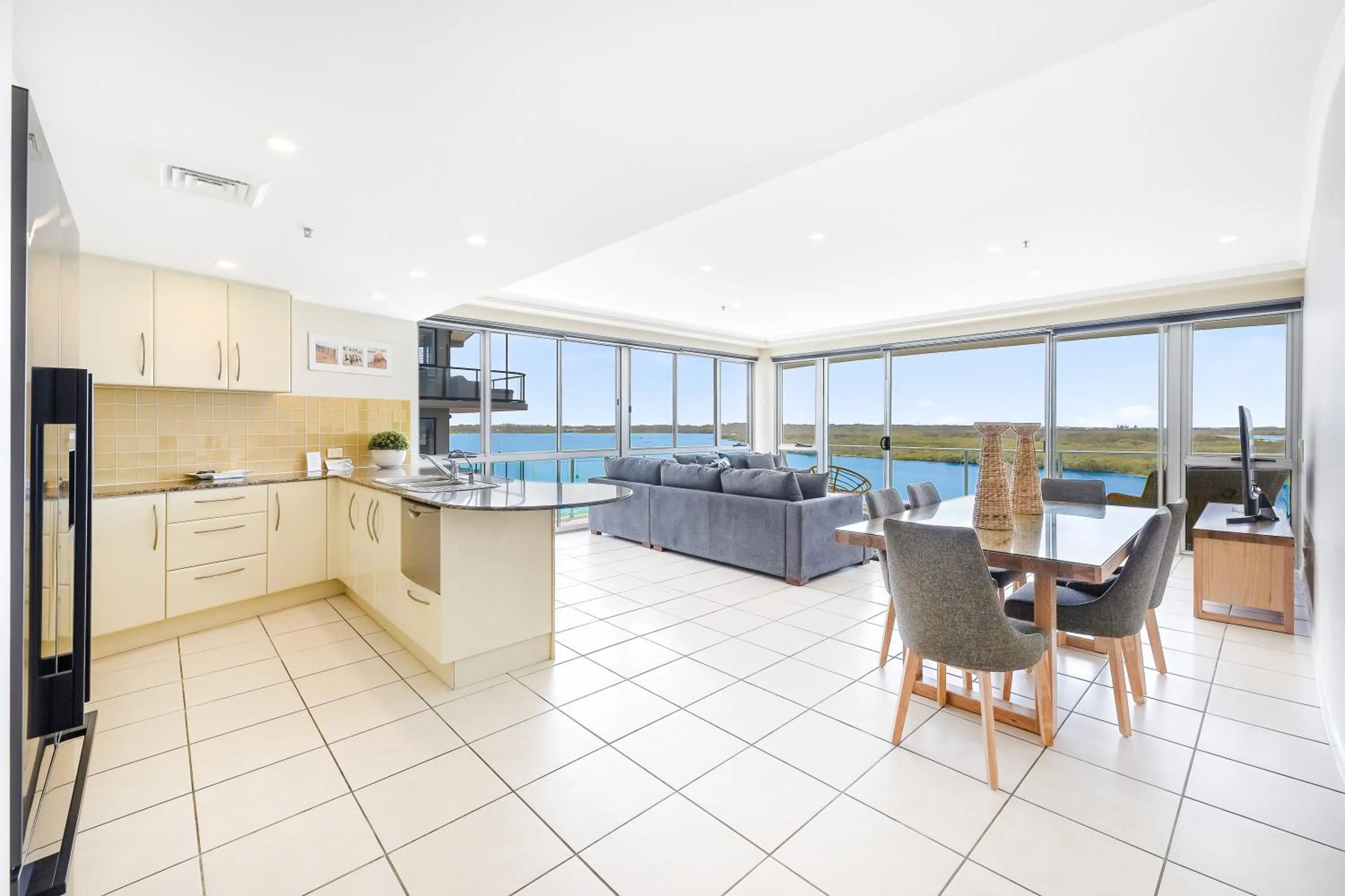 Photo of the whole room in The Duporth Riverside