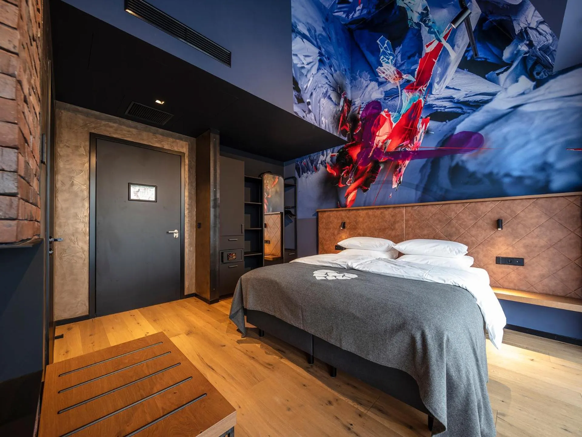 Photo of the whole room, Bed in Liebesbier Urban Art & Smart Hotel
