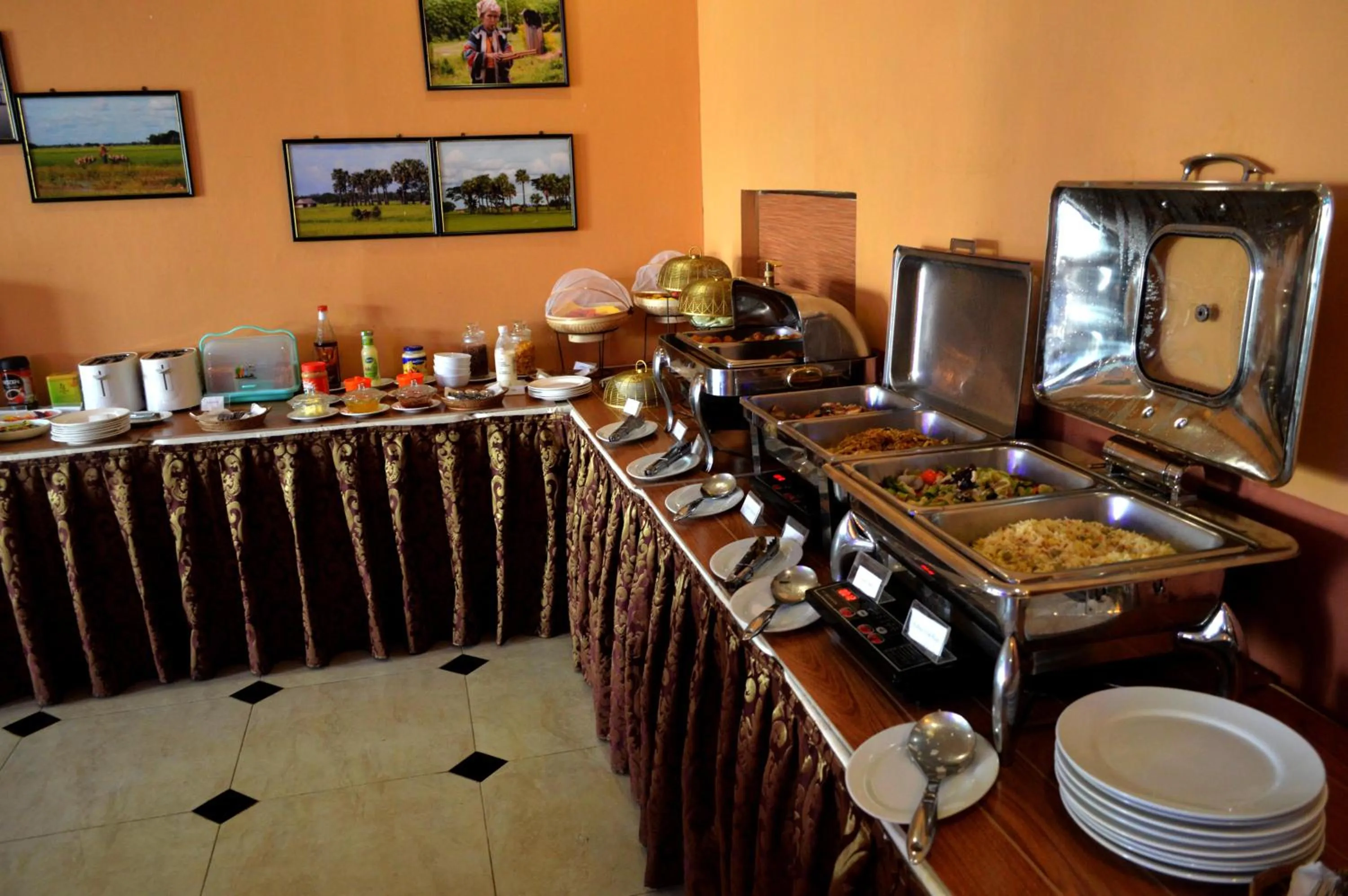 Food and drinks in Hotel 63