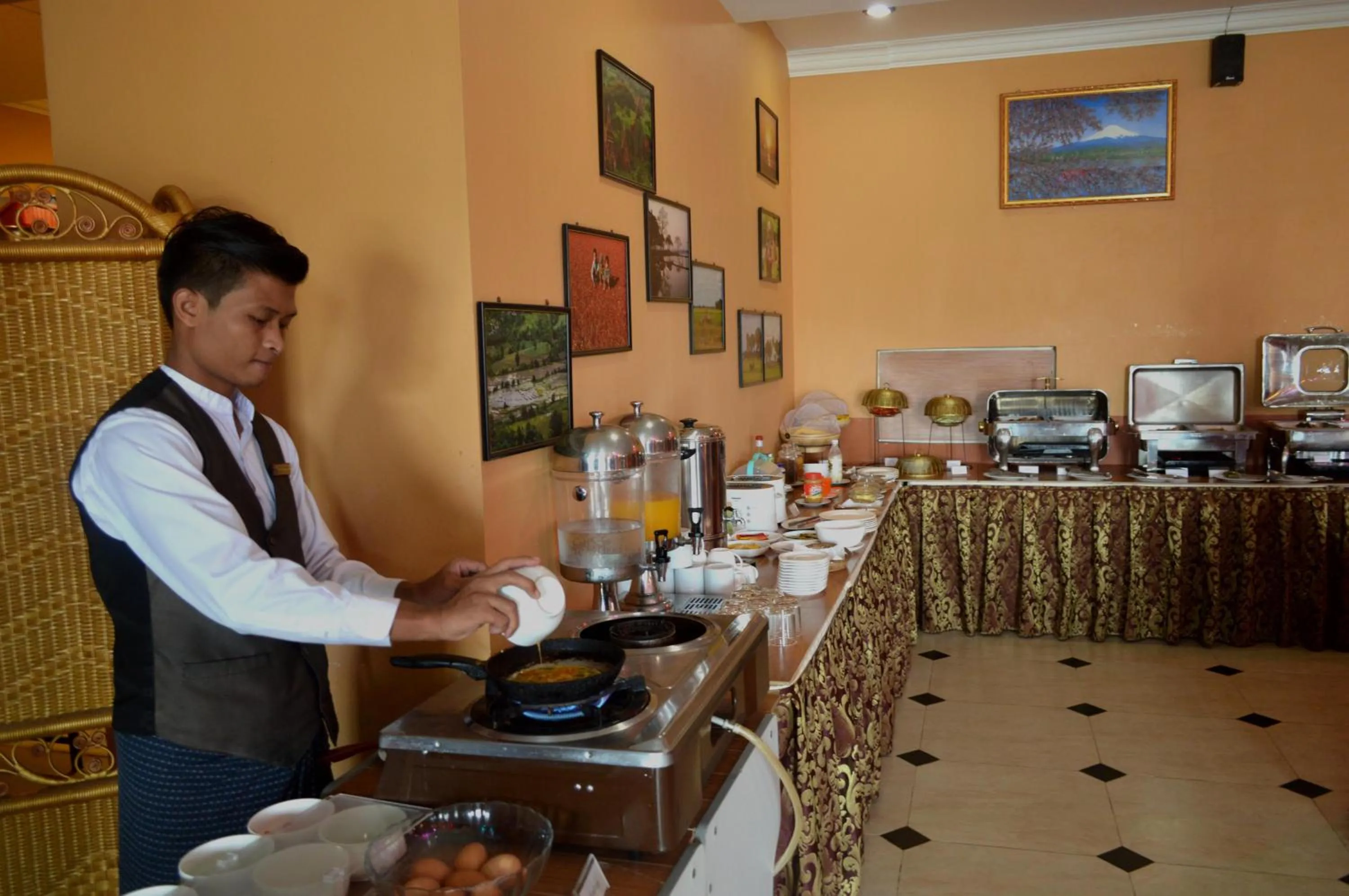 Breakfast in Hotel 63