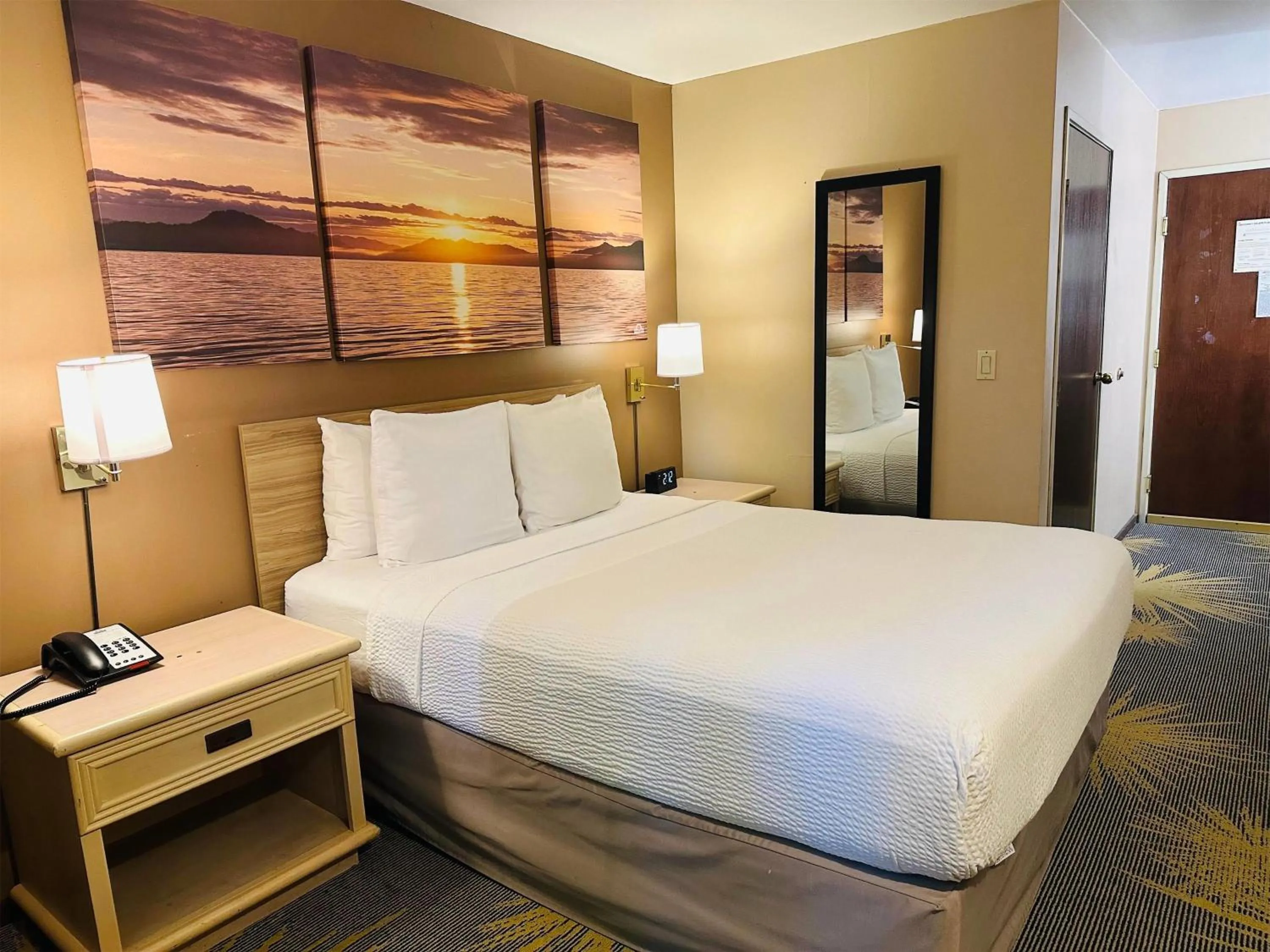 Photo of the whole room, Bed in Days Inn by Wyndham Seatac Airport