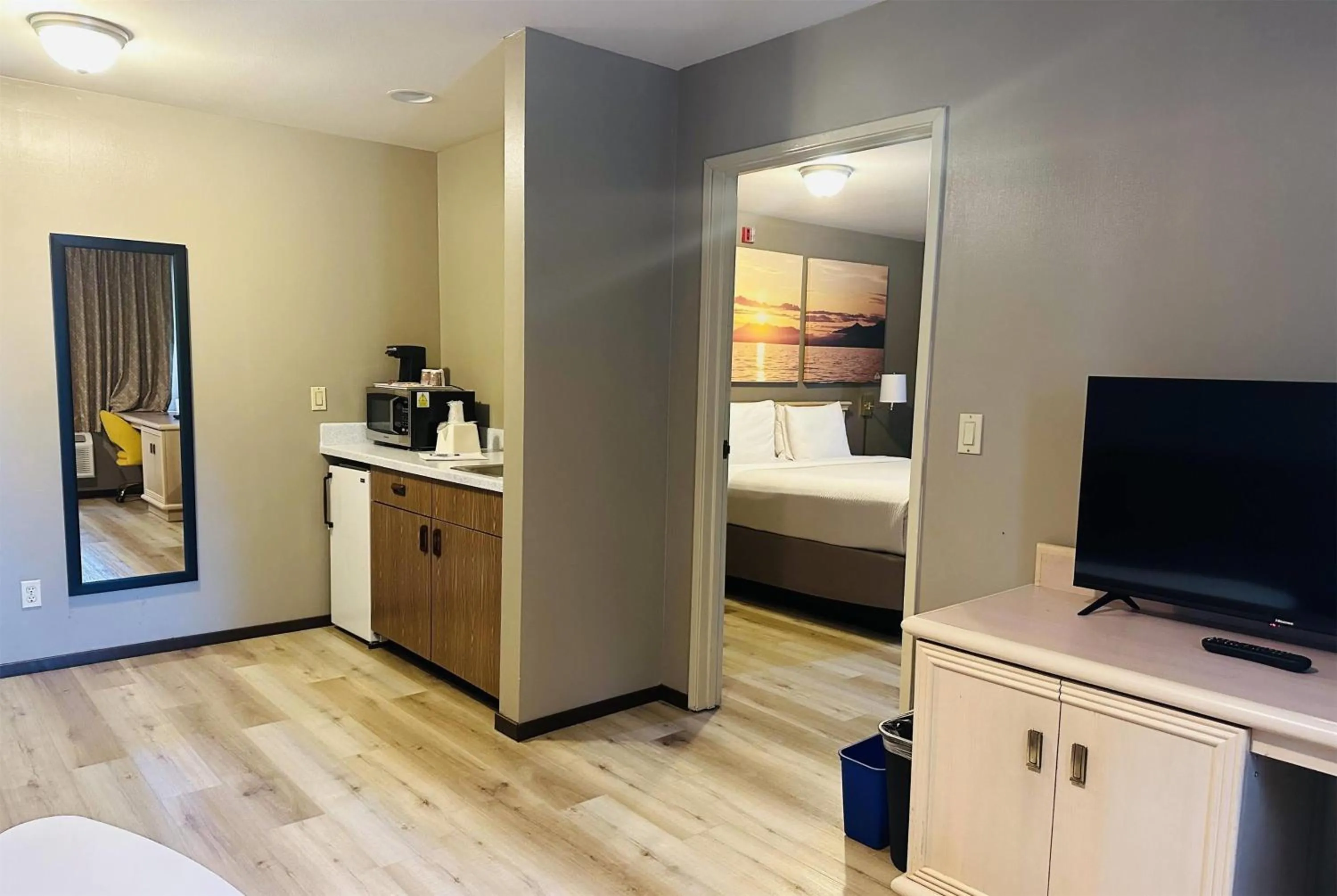 Photo of the whole room, Bed in Days Inn by Wyndham Seatac Airport