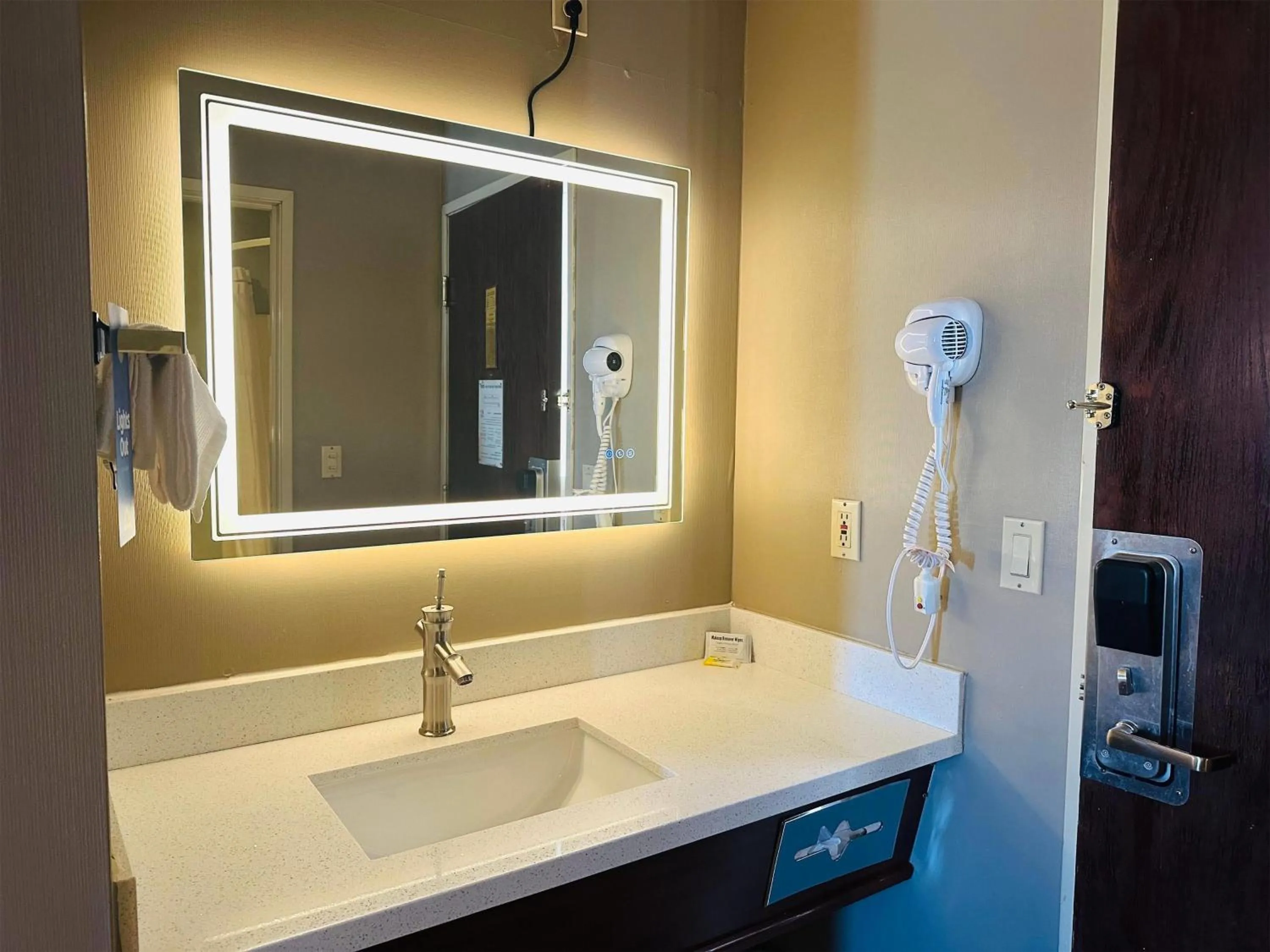 Bathroom in Days Inn by Wyndham Seatac Airport