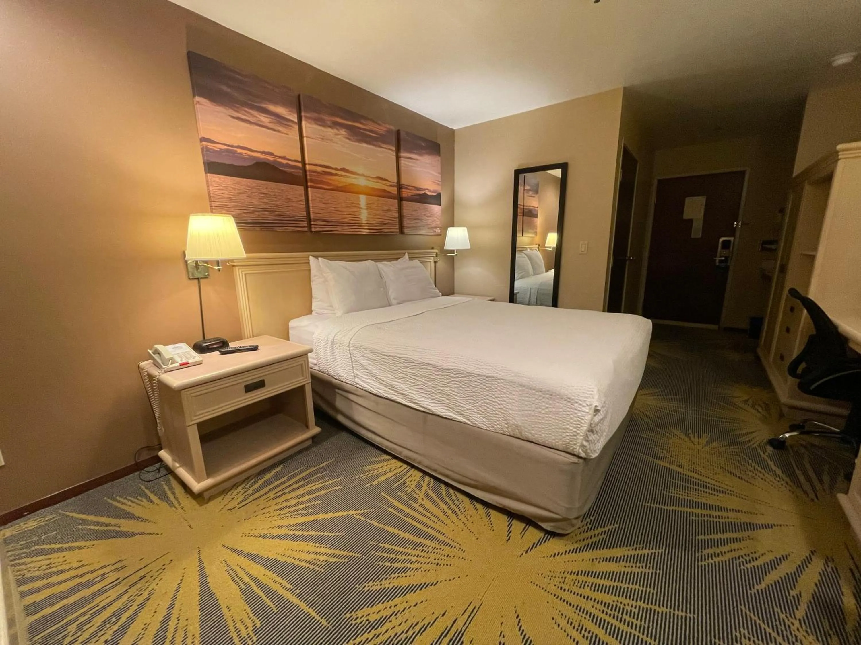 Bed in Days Inn by Wyndham Seatac Airport