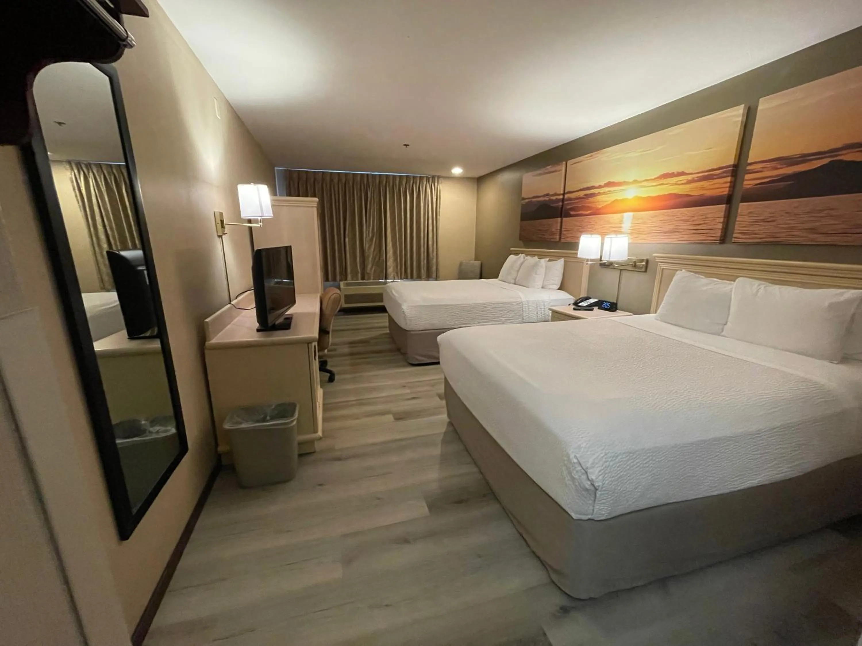 Bed in Days Inn by Wyndham Seatac Airport