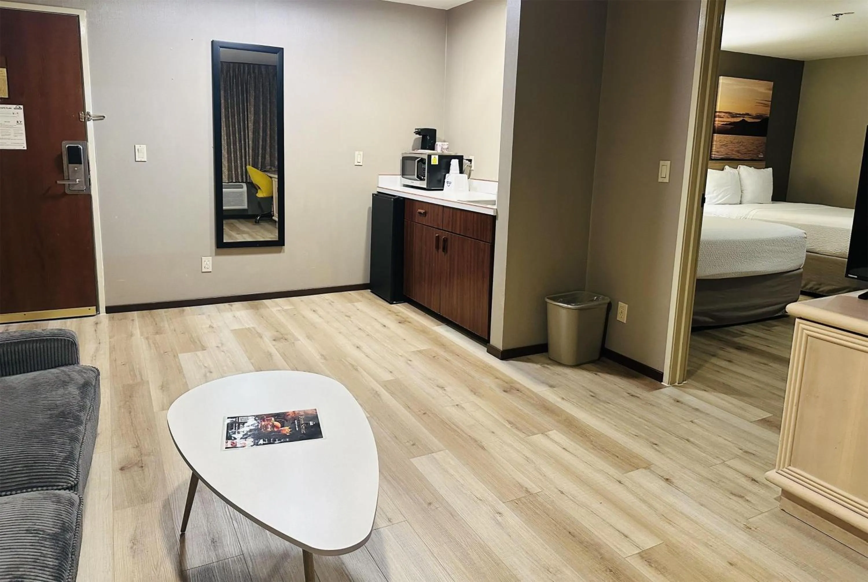 Photo of the whole room, Bed in Days Inn by Wyndham Seatac Airport