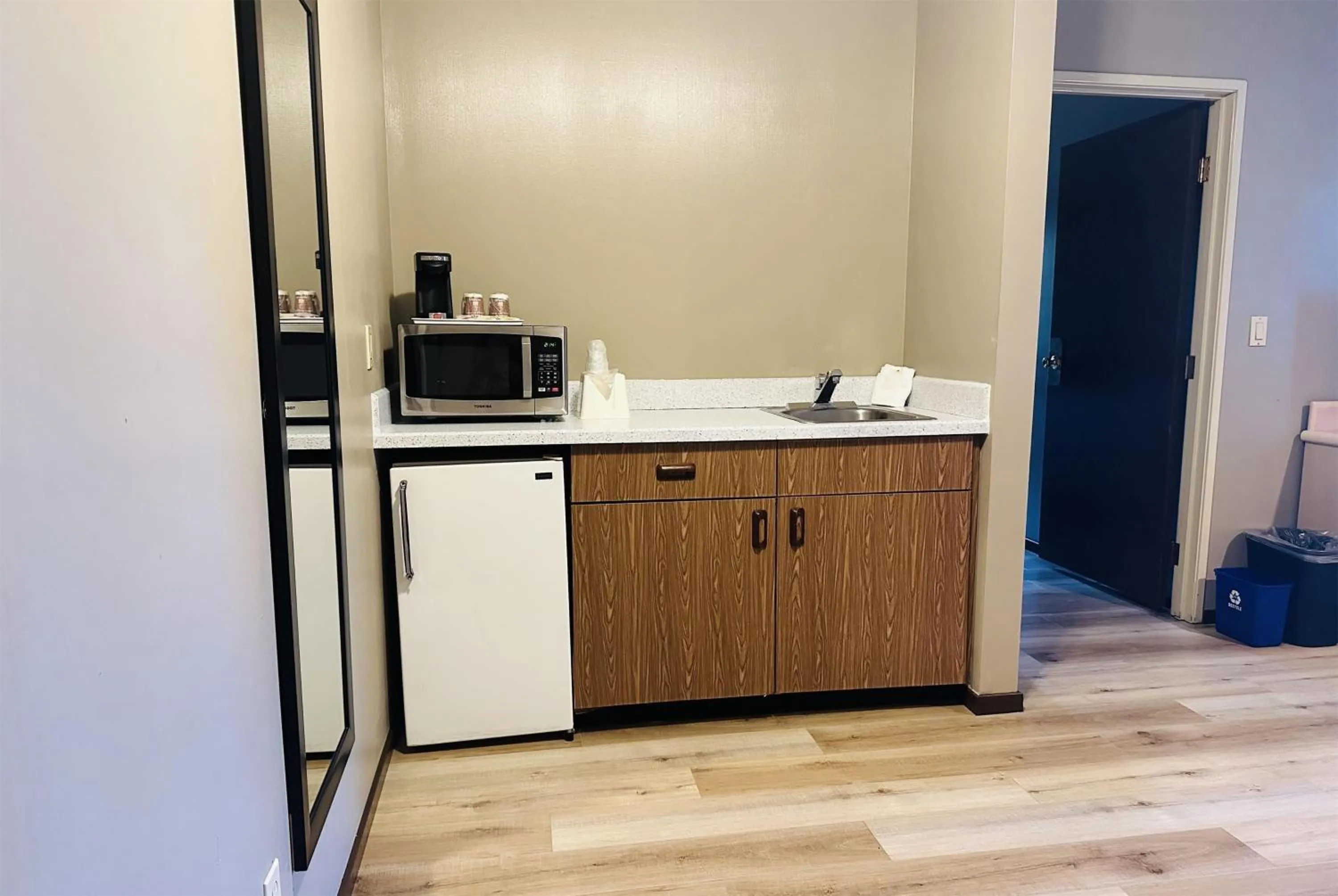 Photo of the whole room in Days Inn by Wyndham Seatac Airport