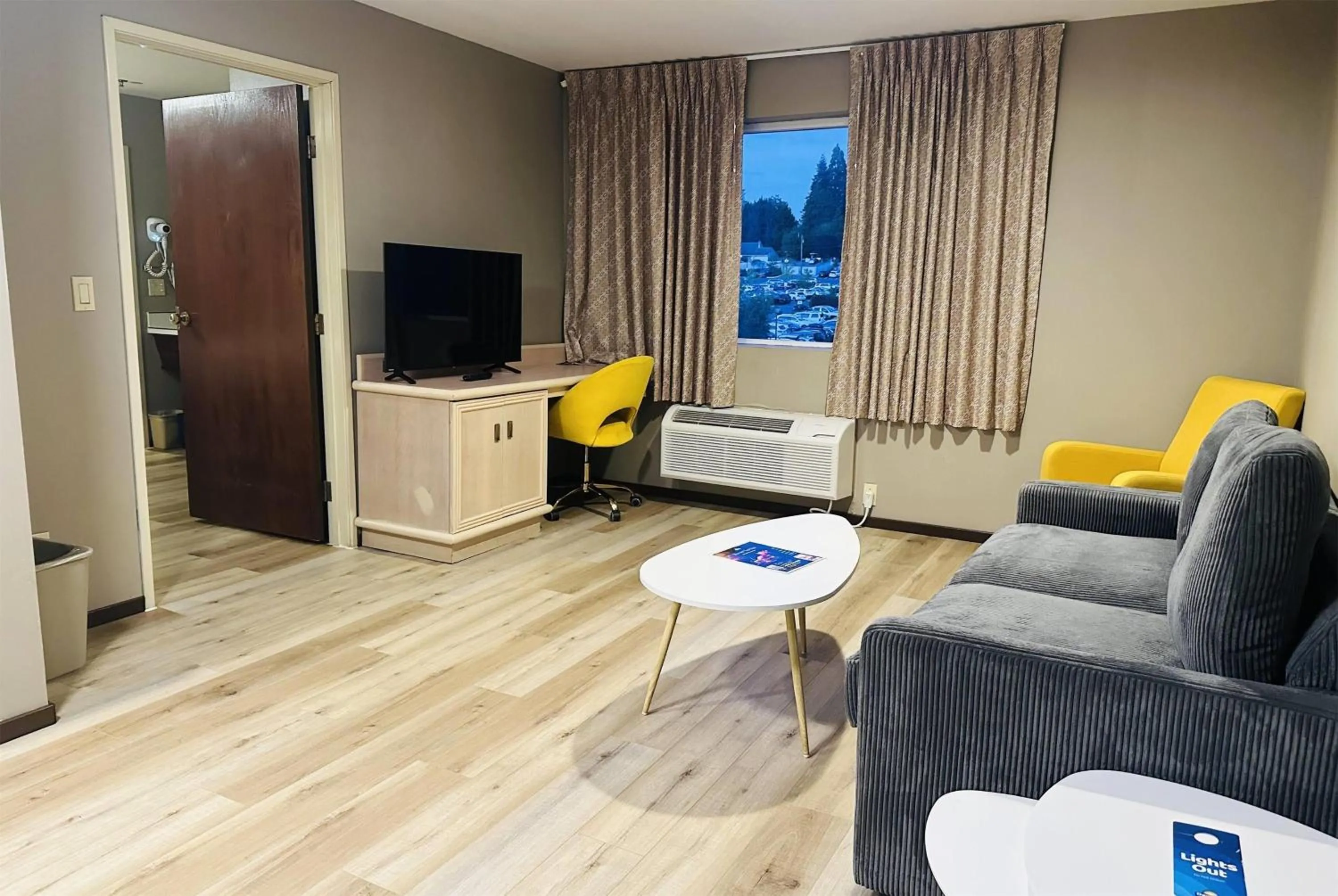 Photo of the whole room in Days Inn by Wyndham Seatac Airport