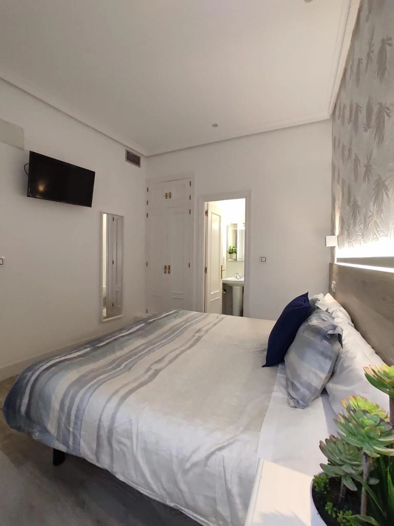 Bed in Hostal Alfaro