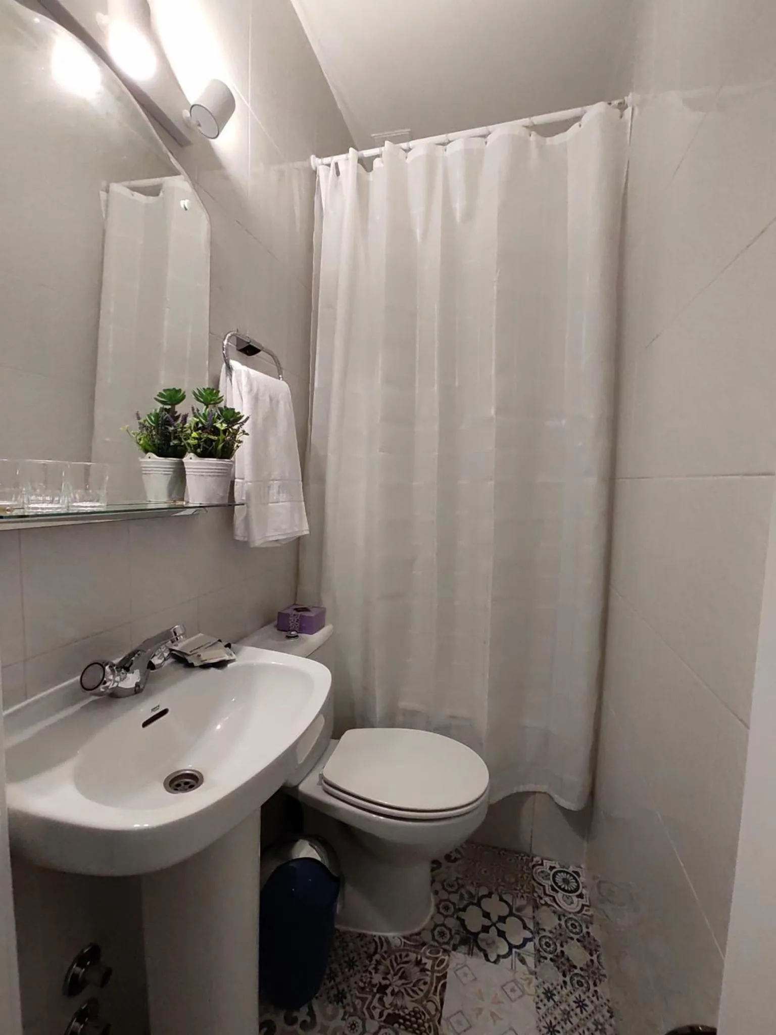 Bathroom in Hostal Alfaro