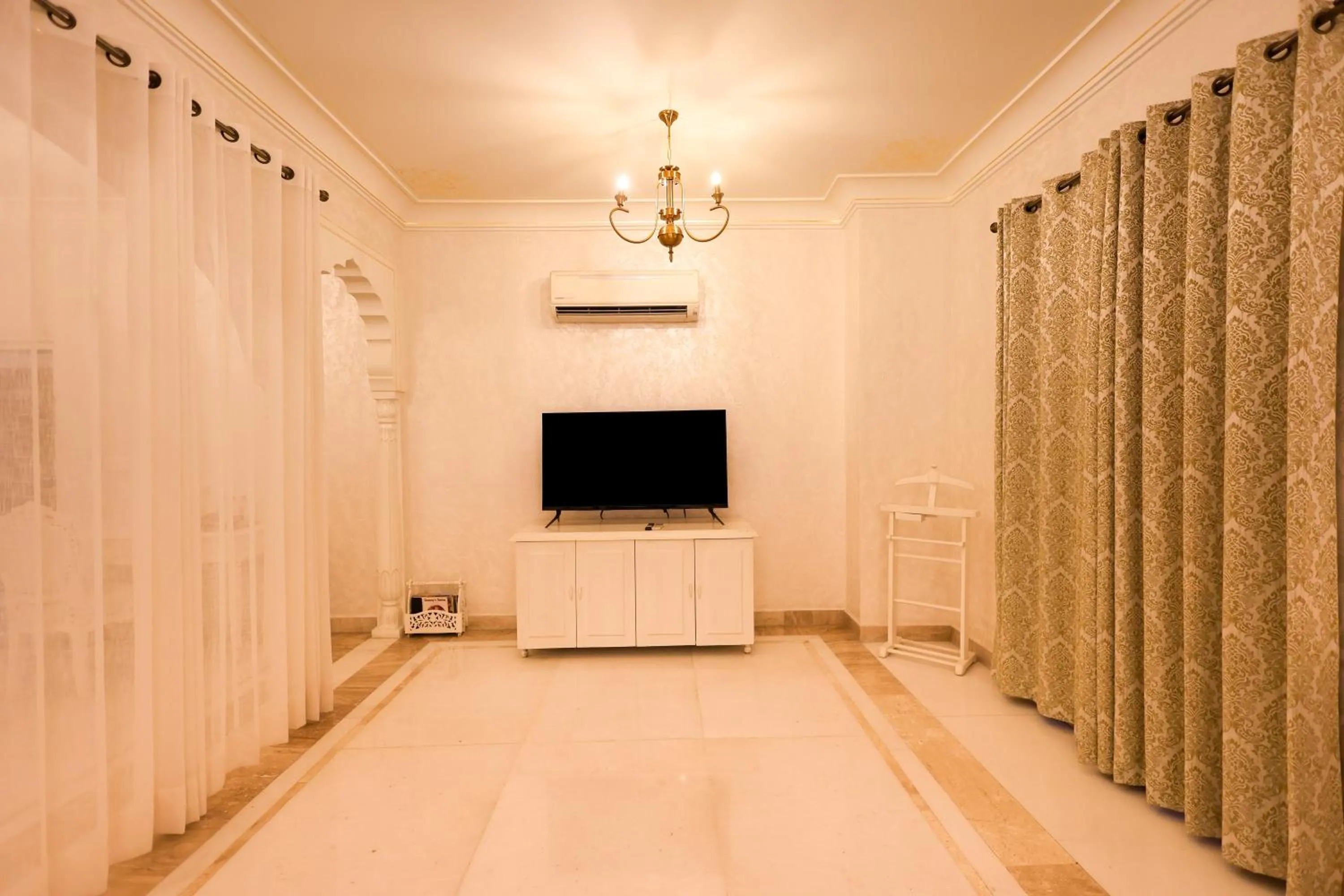 TV and multimedia in WelcomHeritage Traditional Haveli