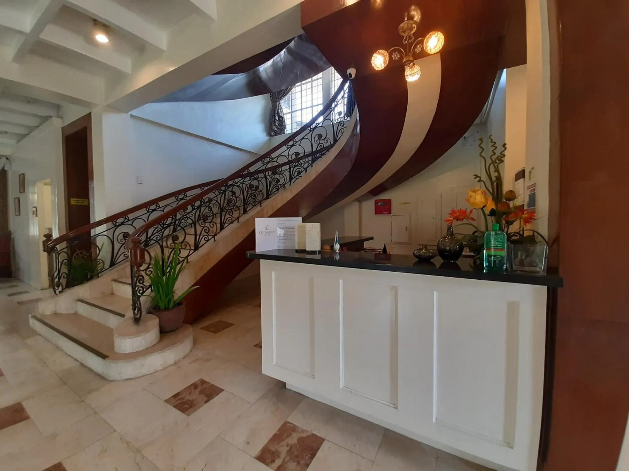 Lobby or reception in RedDoorz at Balatas Magsaysay Road Naga City