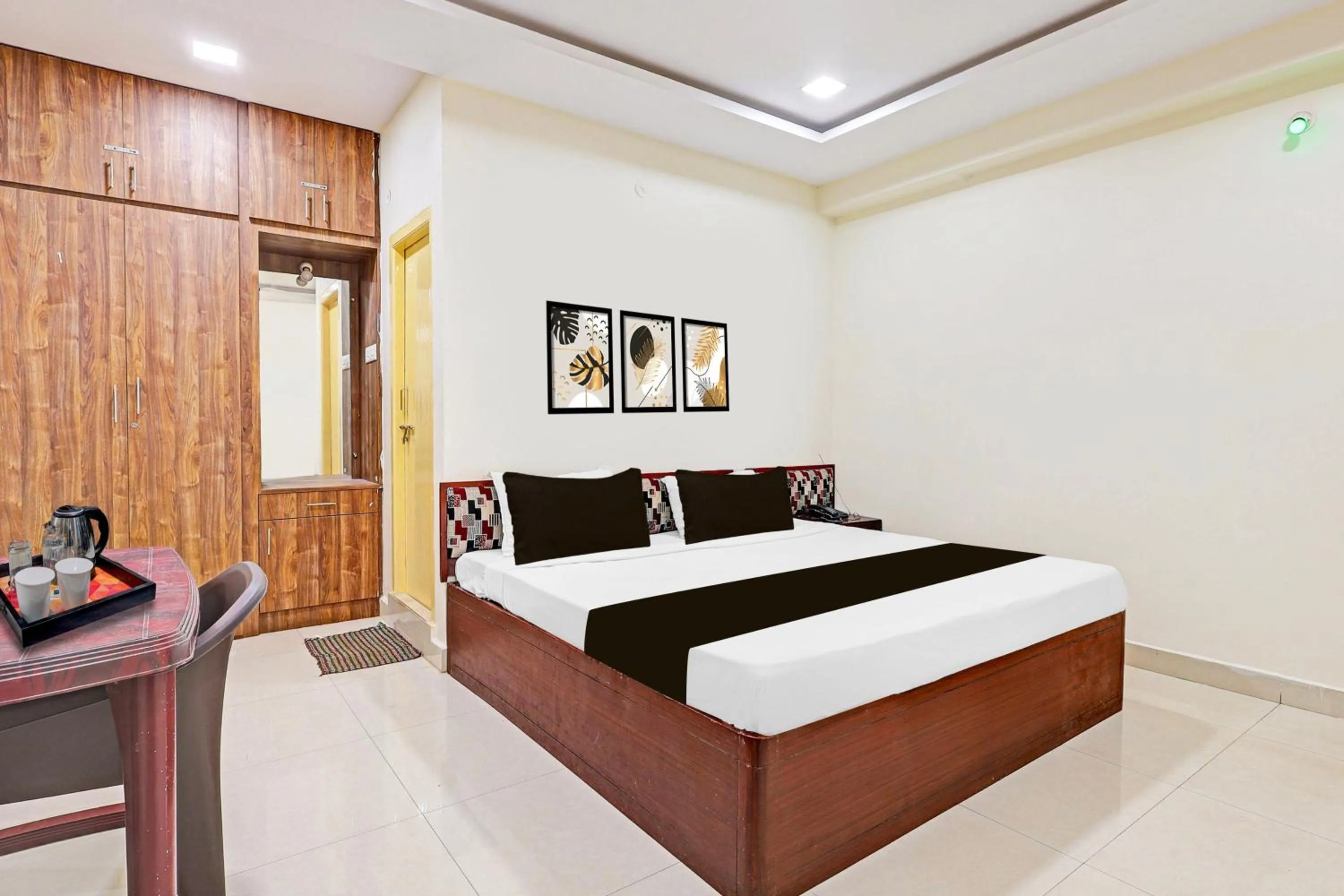 Bedroom, Bed in Super Collection O Beach Road Near GITAM