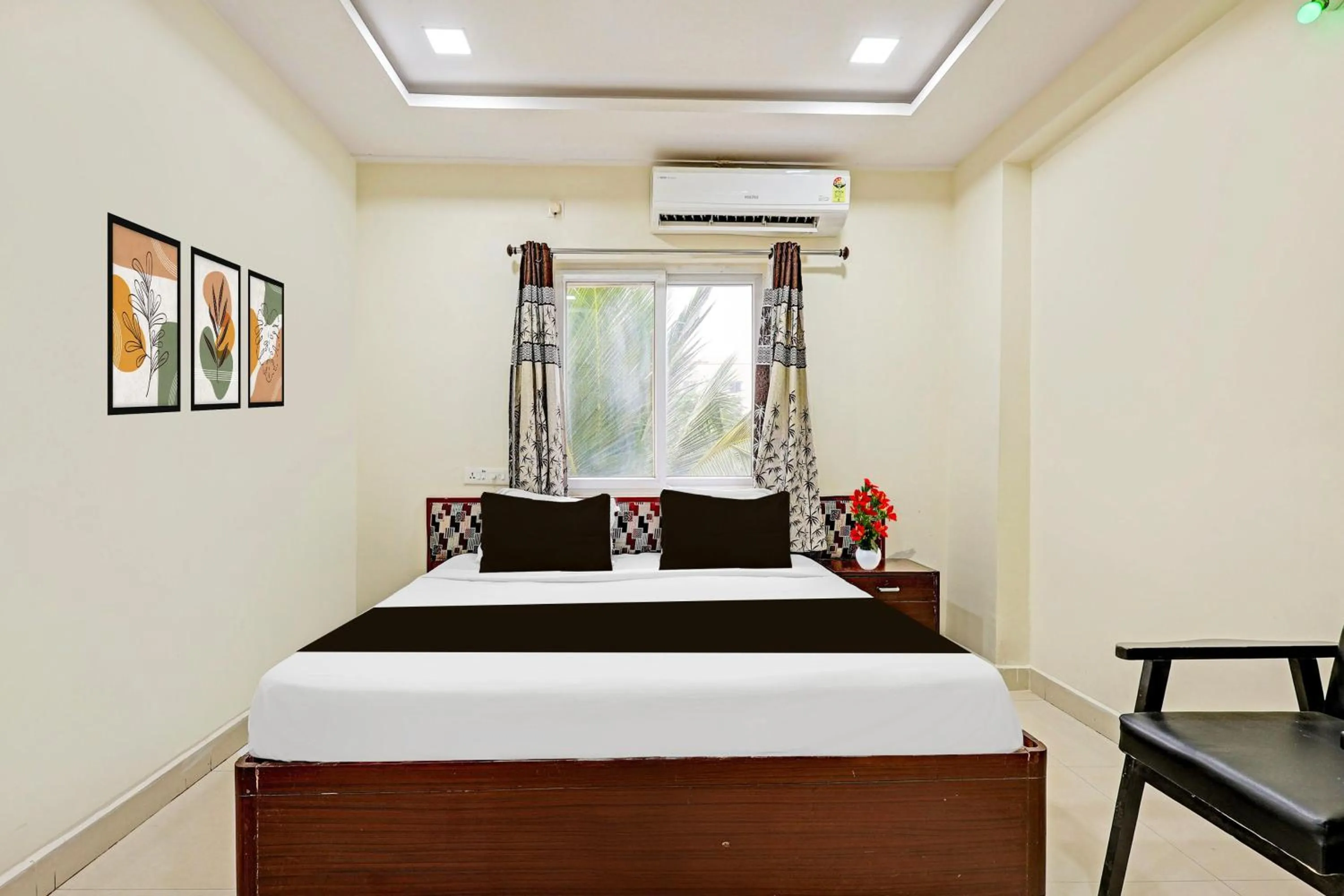 Bedroom, Bed in Super Collection O Beach Road Near GITAM
