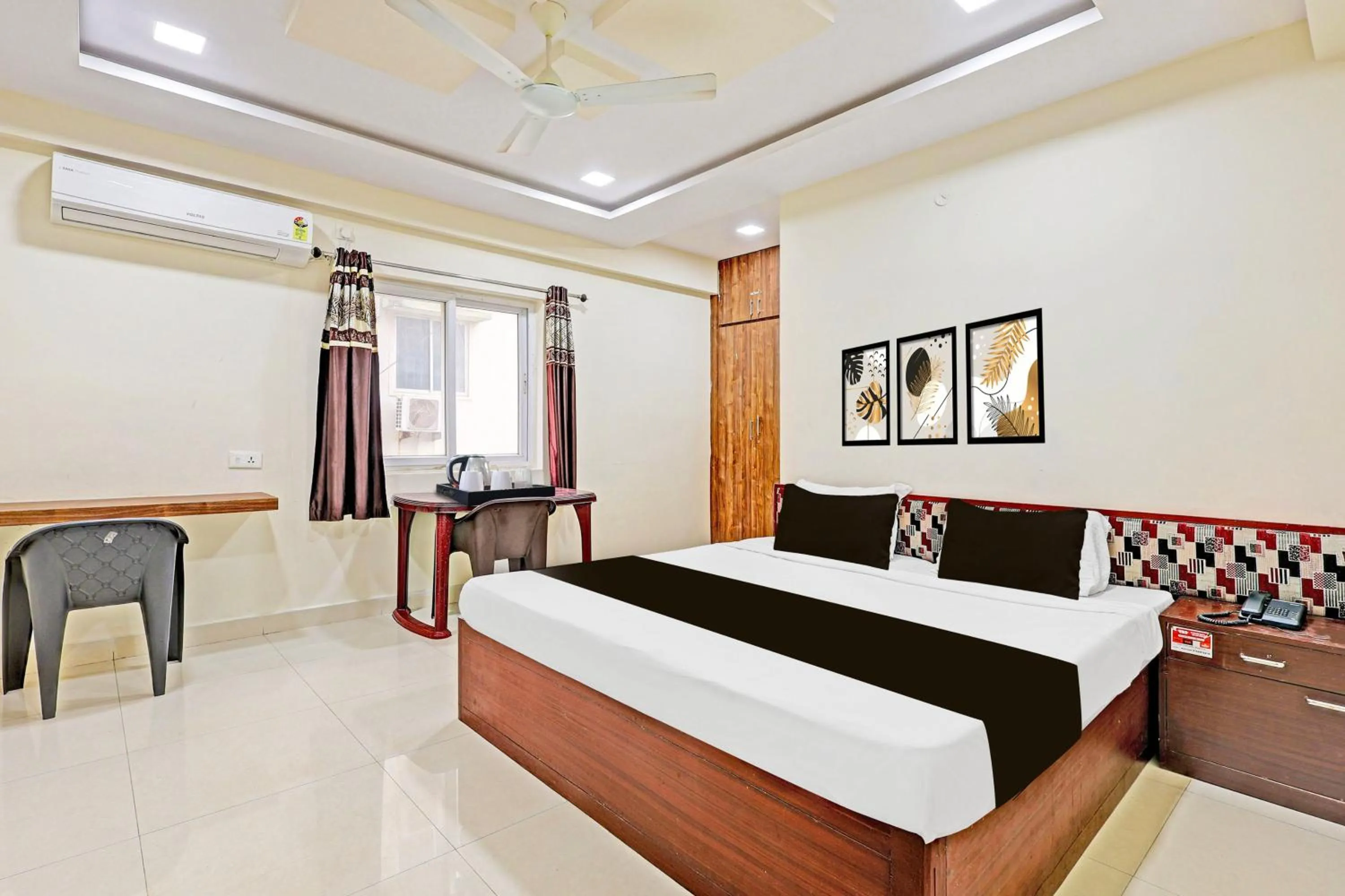Bedroom, Bed in Super Collection O Beach Road Near GITAM