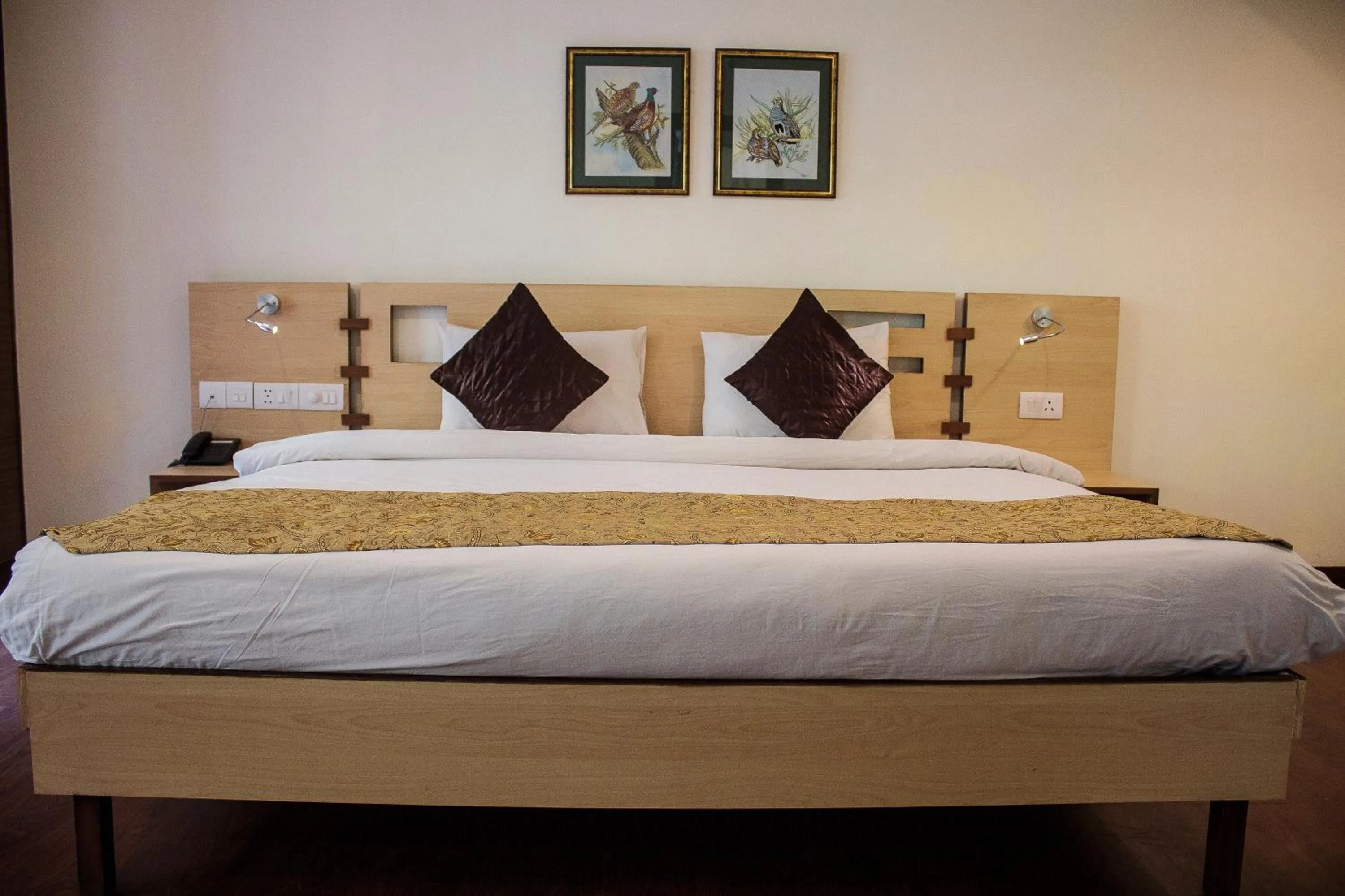 Bed in Savoy Greens Jabli