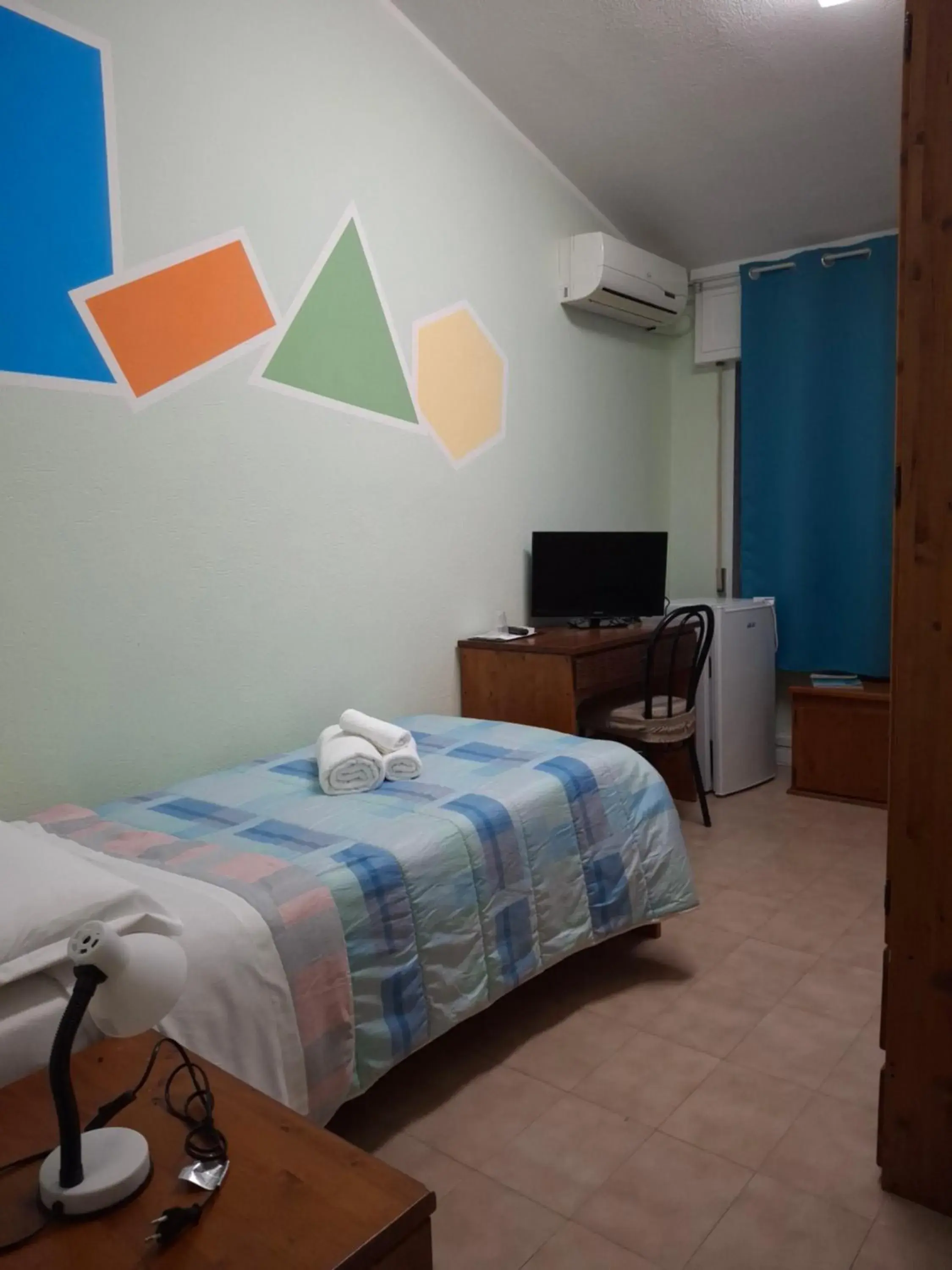 Single Room with Private Bathroom - single occupancy in Hotel Soleo Single Room with Private Bathroom - single occupancy in Hotel Soleo