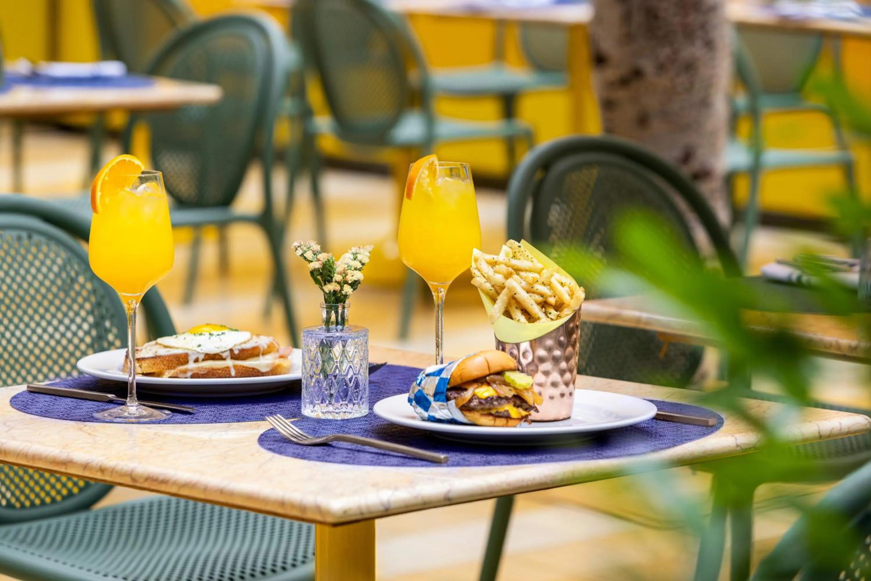 Restaurant/places to eat in The Delphi Downtown LA