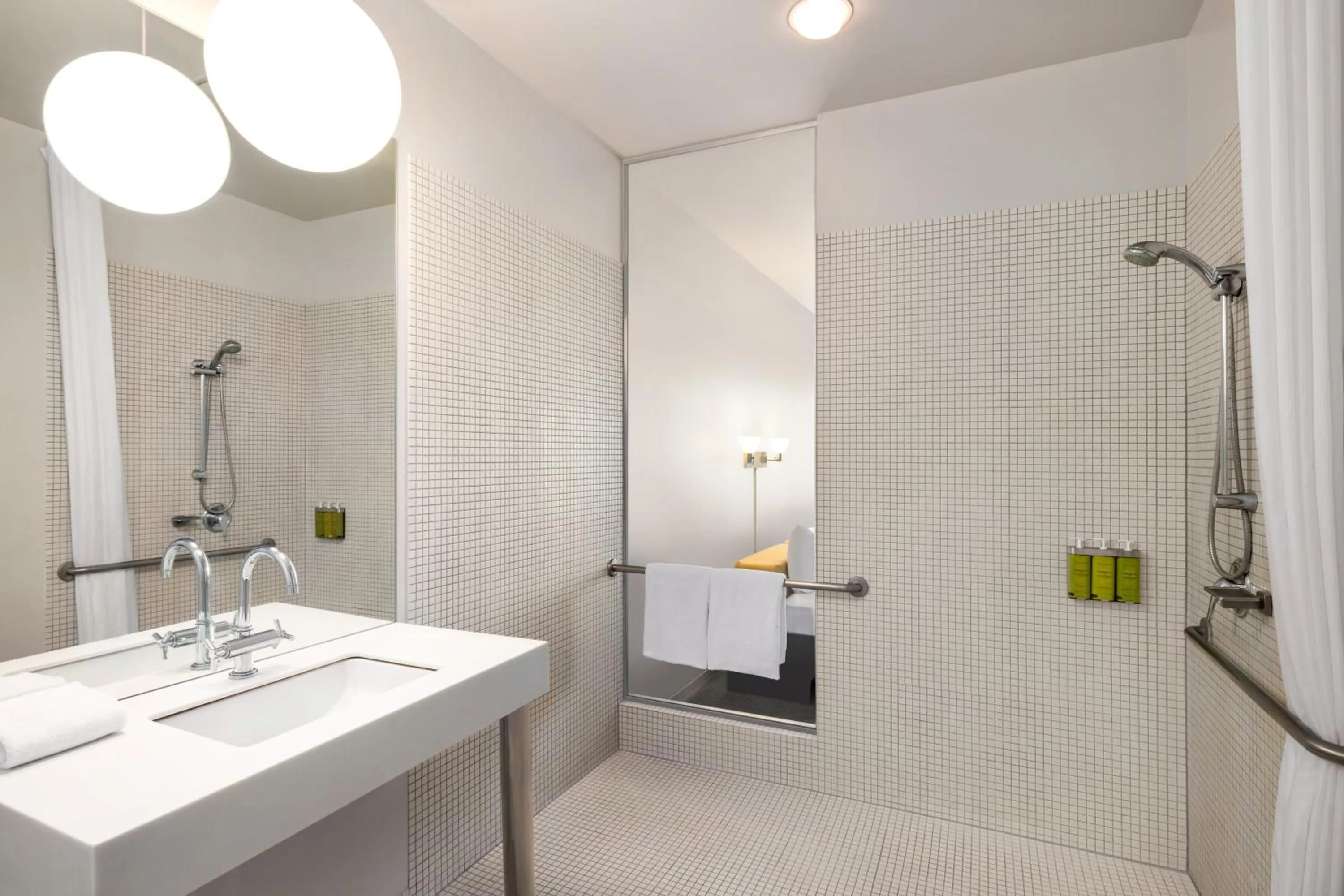 Shower in The Delphi Downtown LA